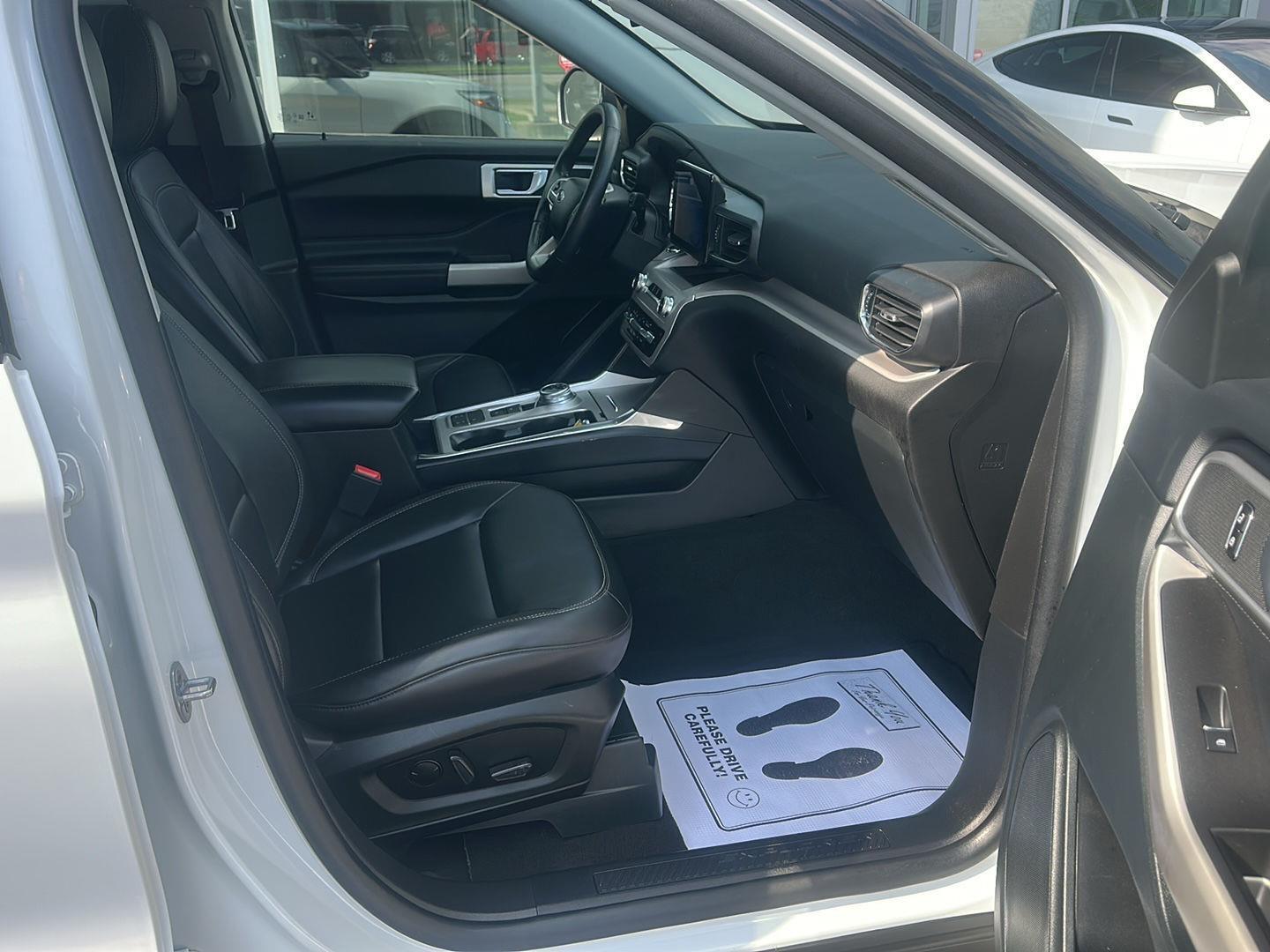 Ford Explorer XLT 2023