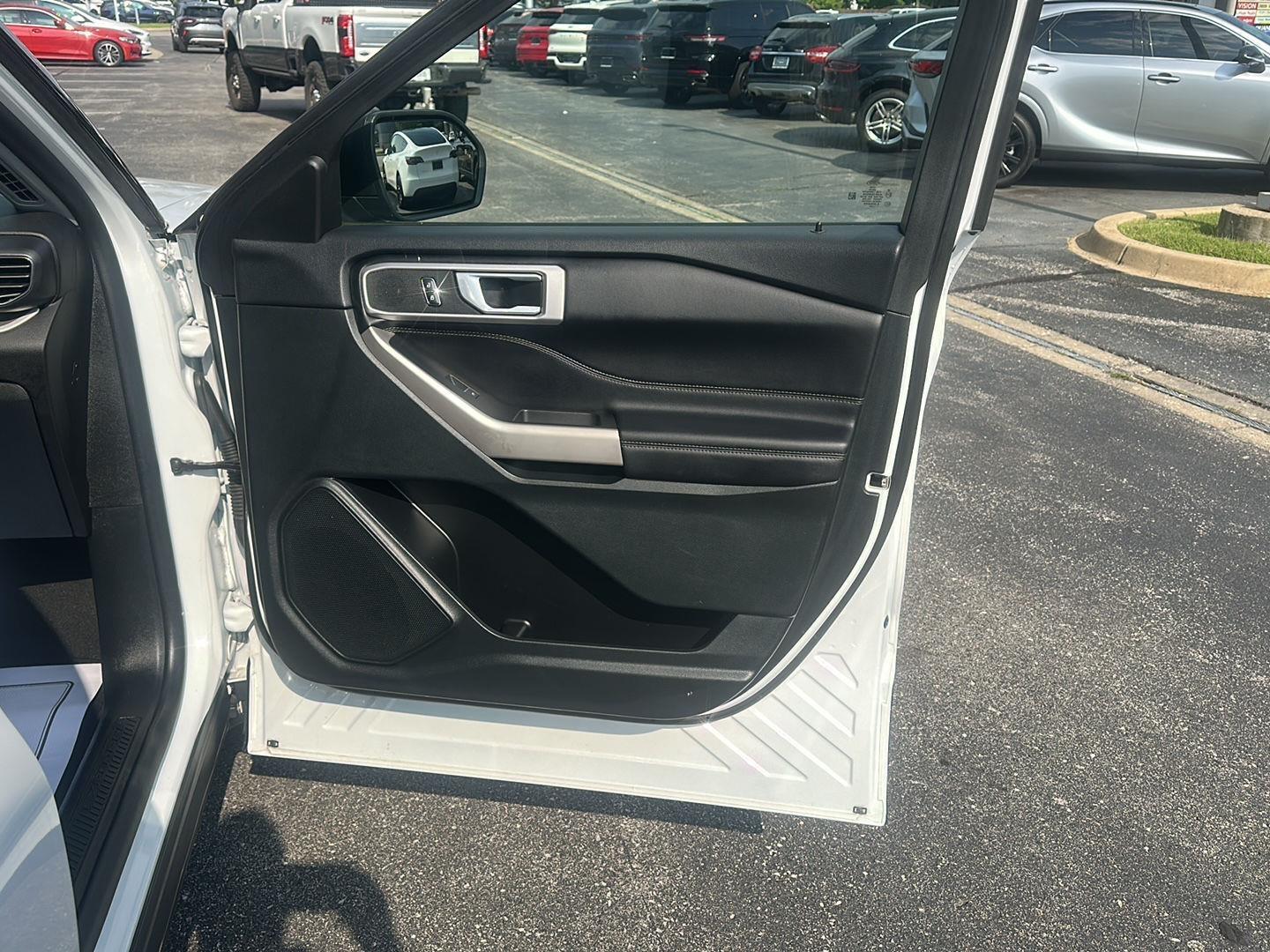 Ford Explorer XLT 2023