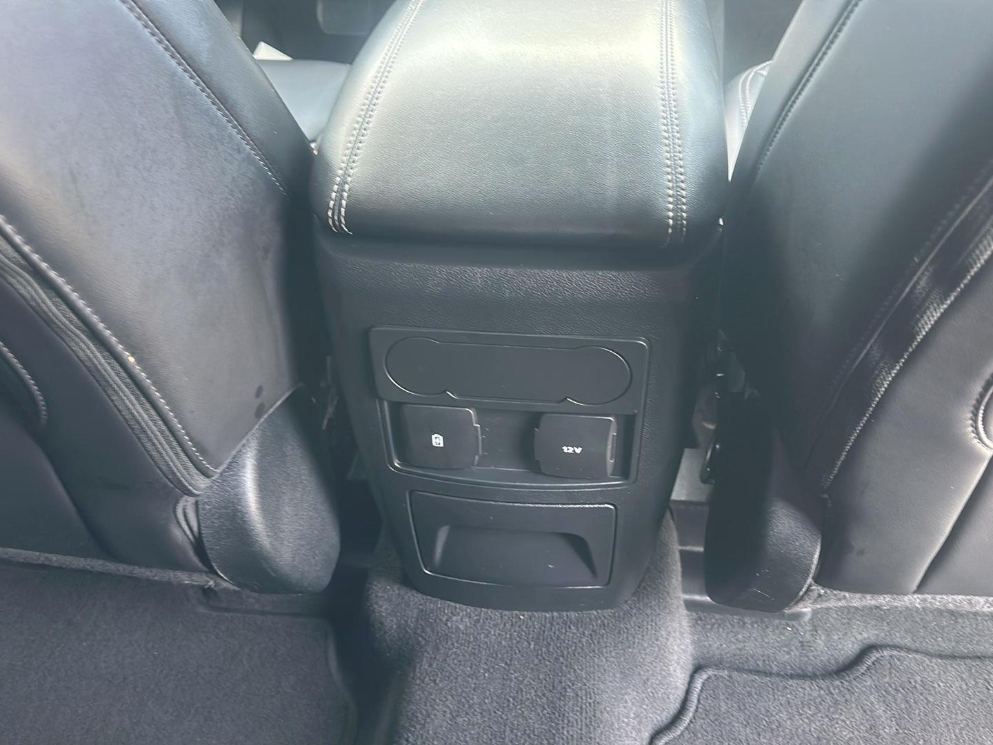 Ford Explorer XLT 2023