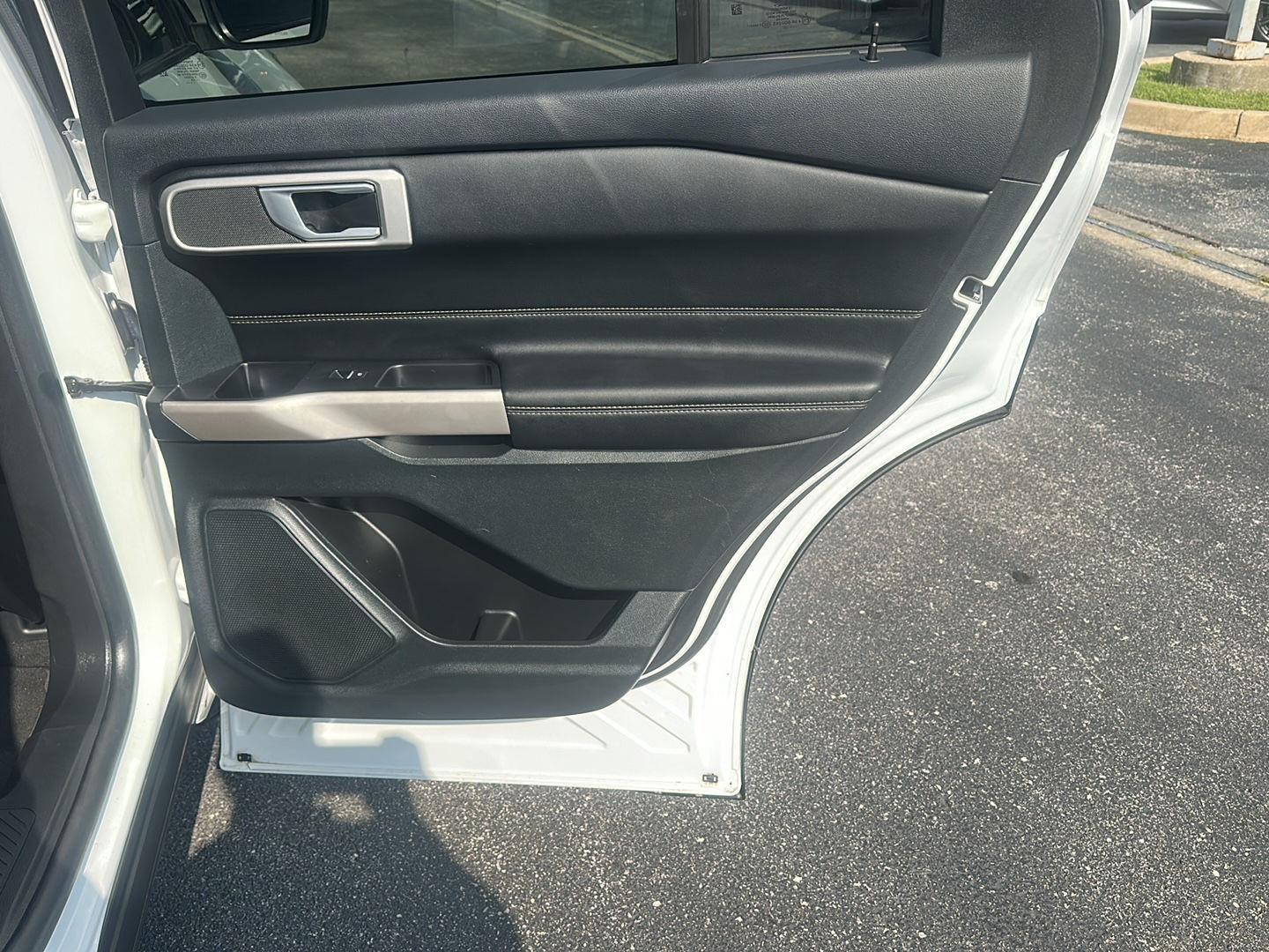 Ford Explorer XLT 2023