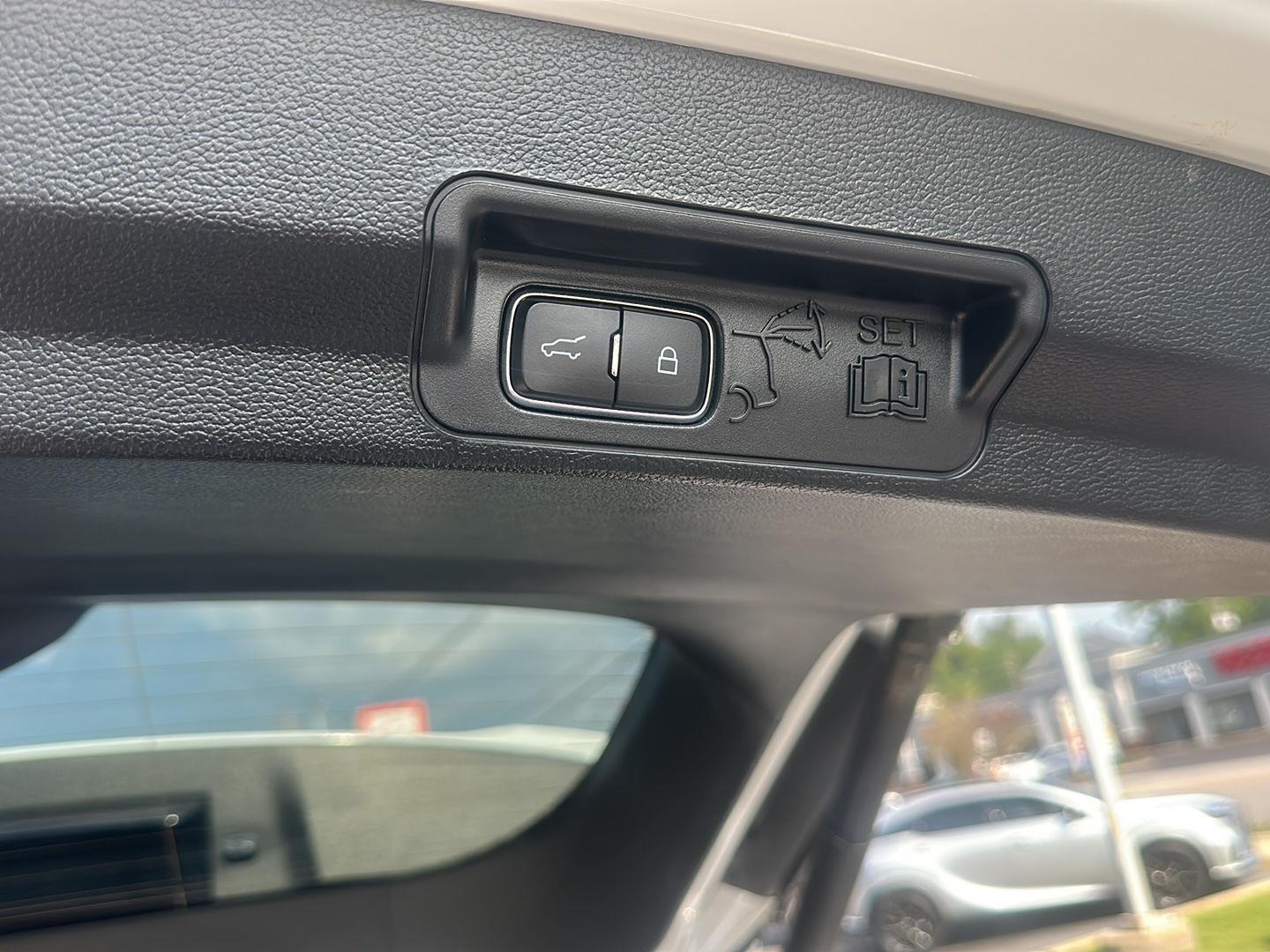 Ford Explorer XLT 2023