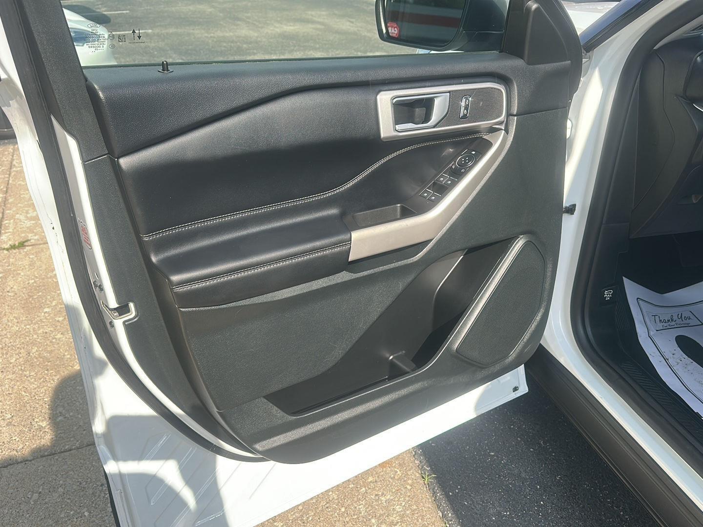 Ford Explorer XLT 2023