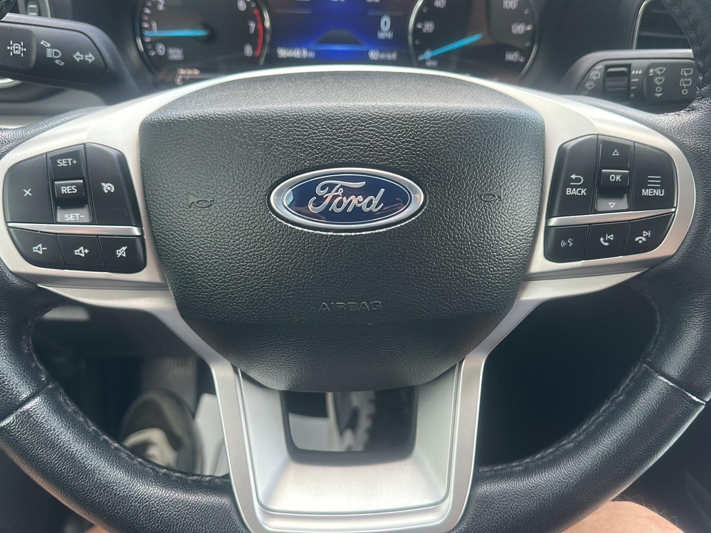 Ford Explorer XLT 2023