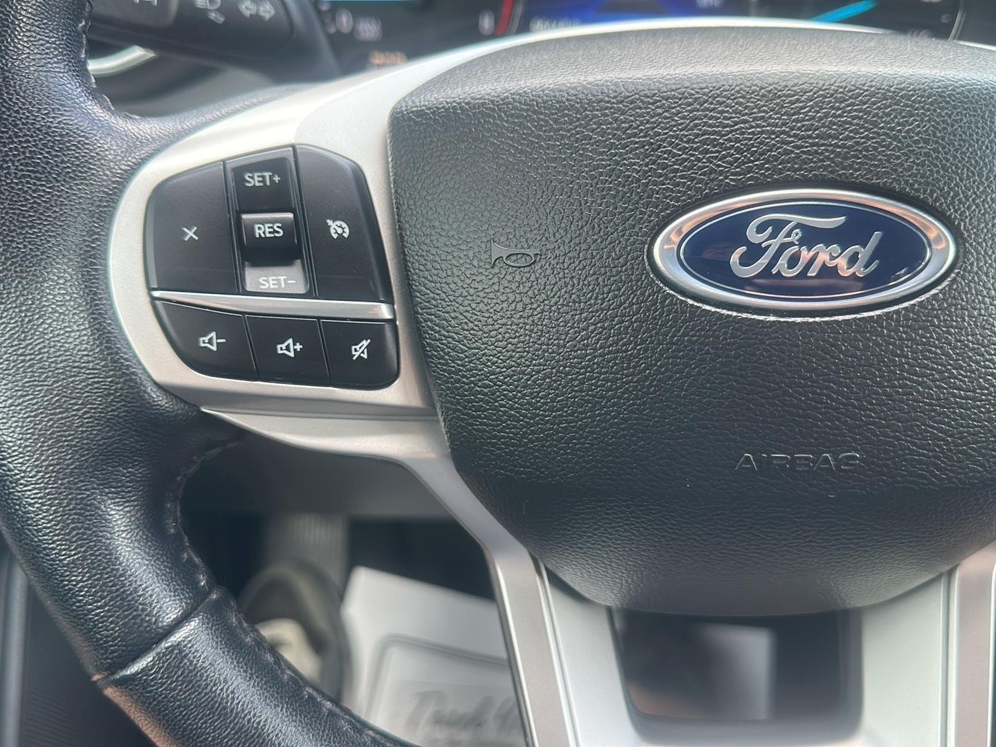 Ford Explorer XLT 2023