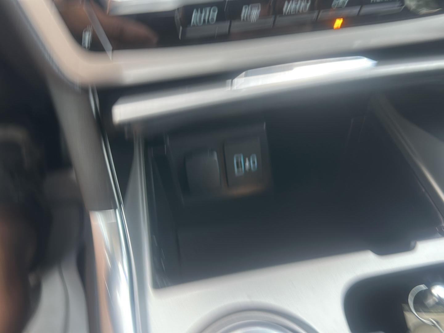 Ford Explorer XLT 2023