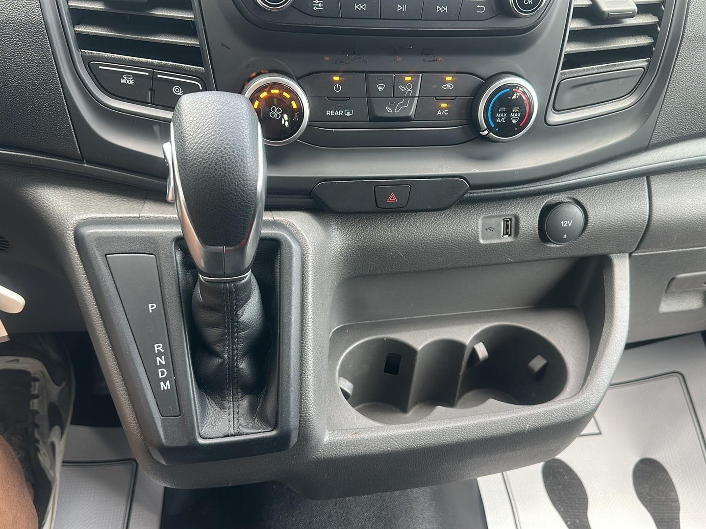 Ford Transit 250 Van 2025