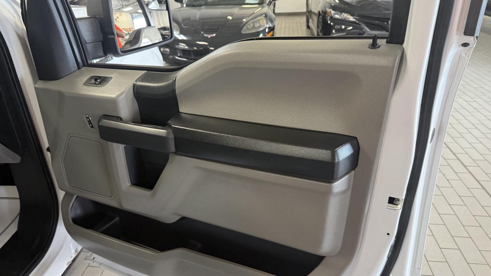 Ford F-150 XL SuperCab 8-ft. 2WD 2018