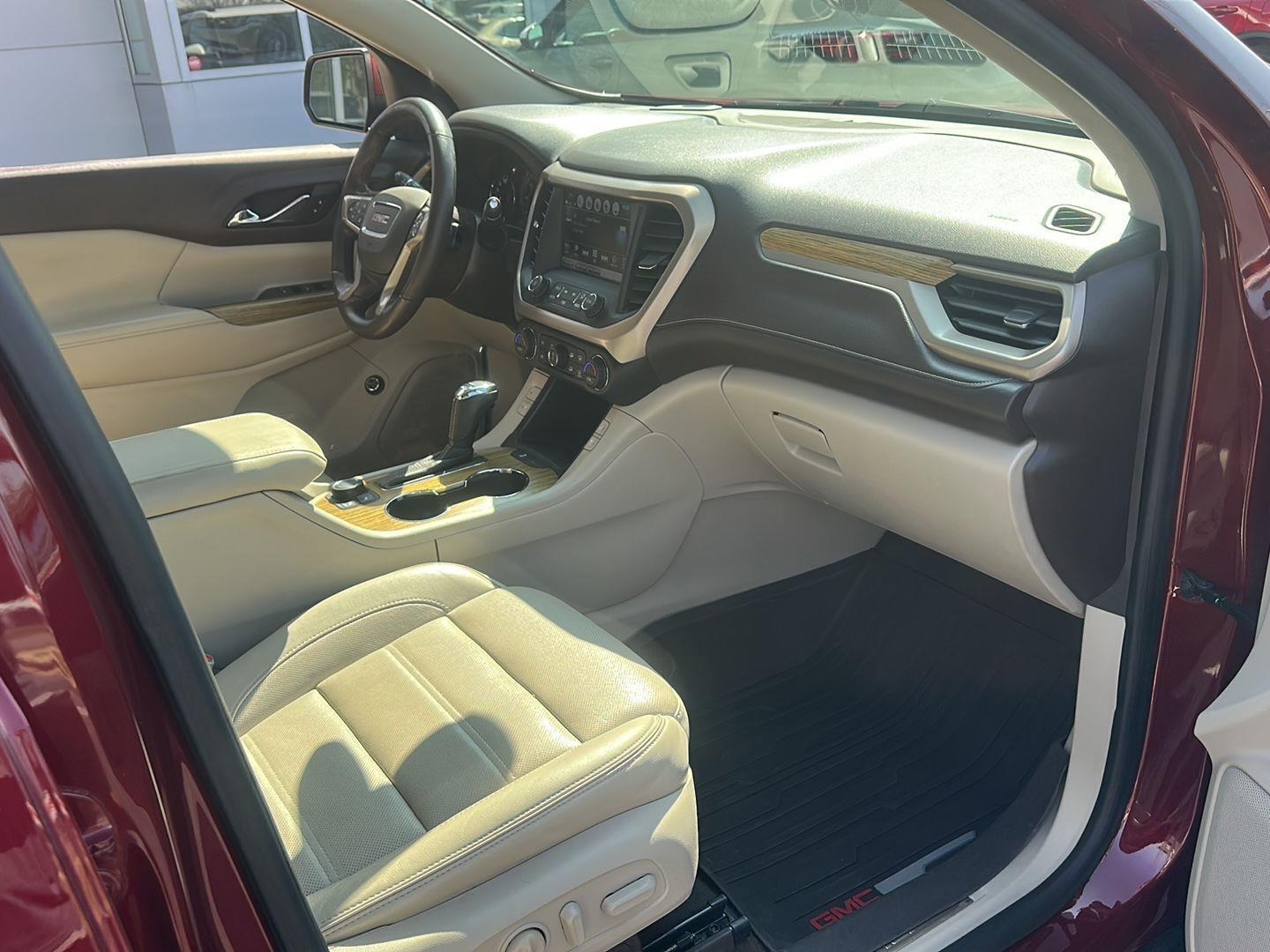 GMC Acadia Denali AWD 2017