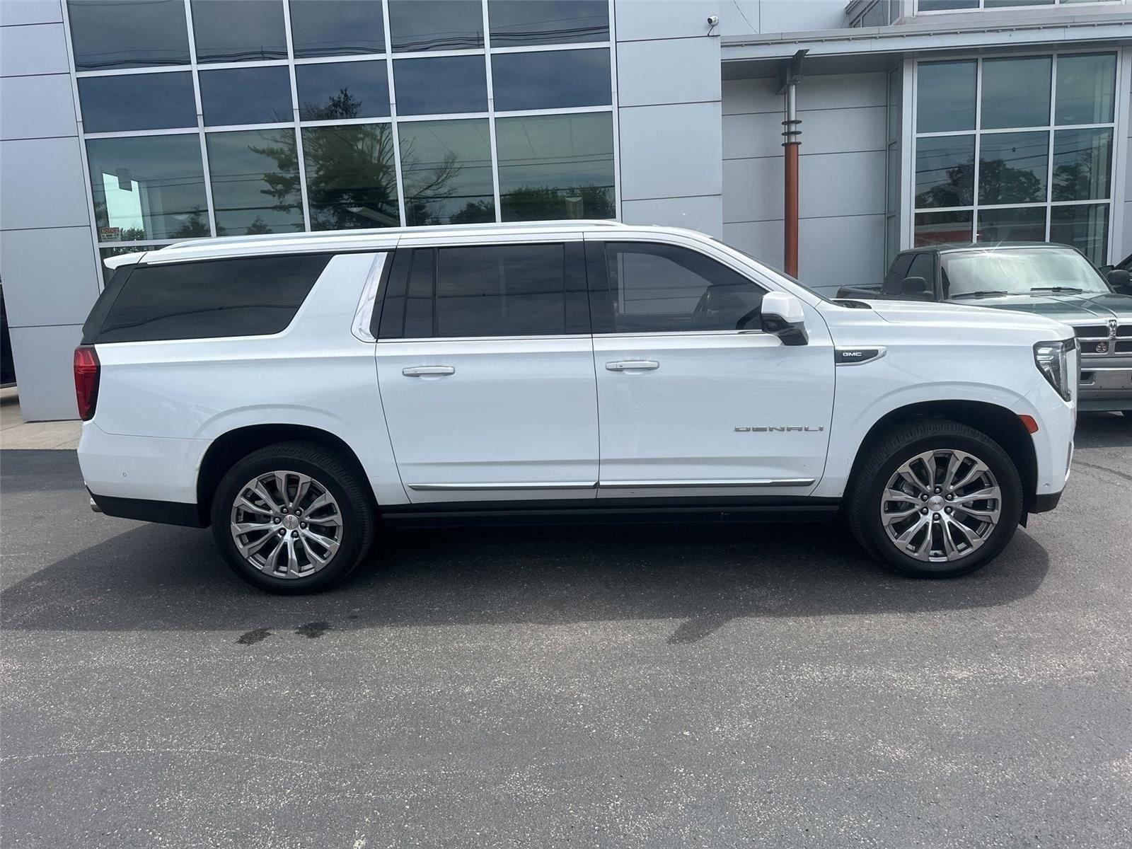 GMC Yukon XL Denali 4WD 2023