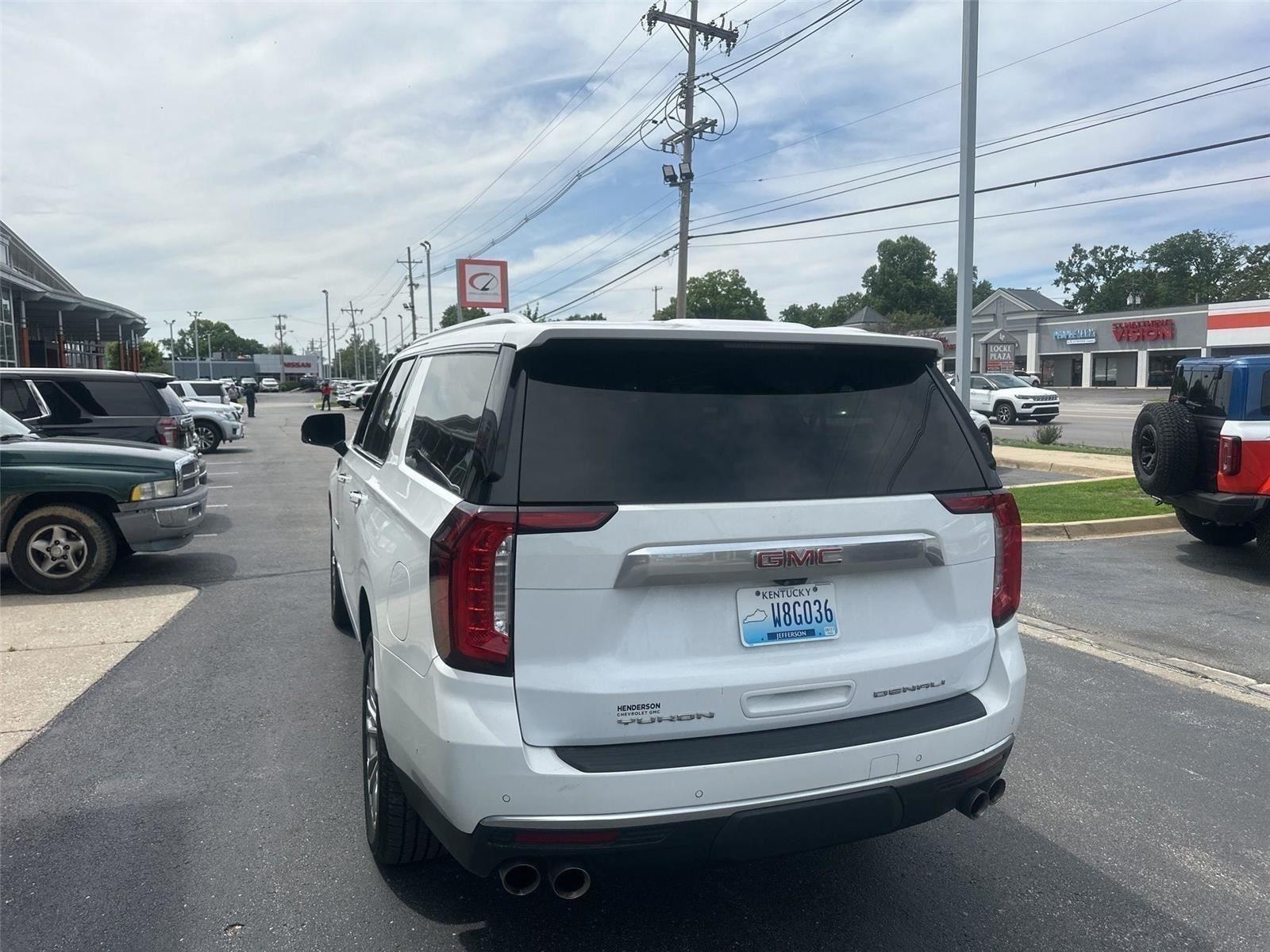 GMC Yukon XL Denali 4WD 2023