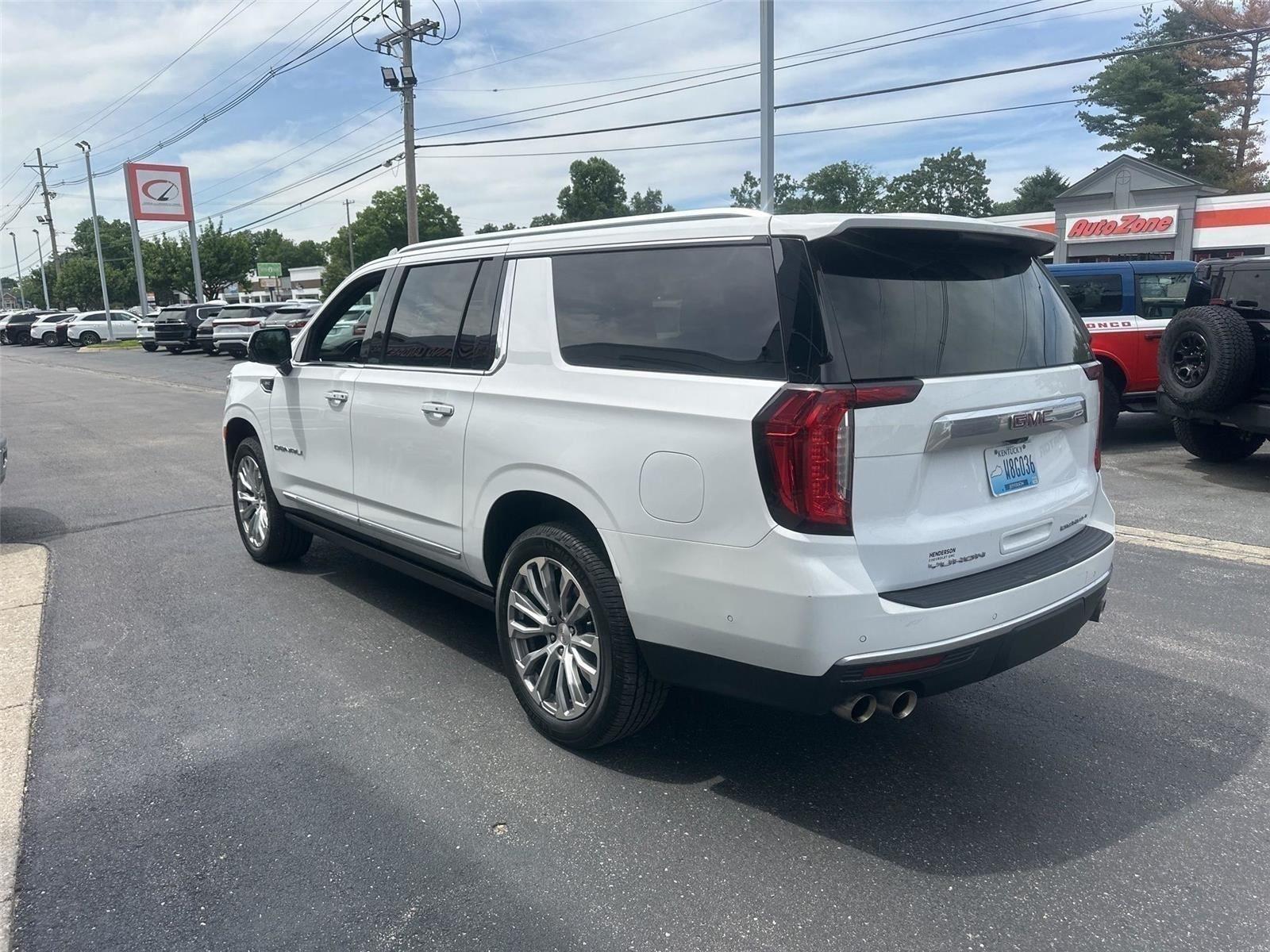 GMC Yukon XL Denali 4WD 2023