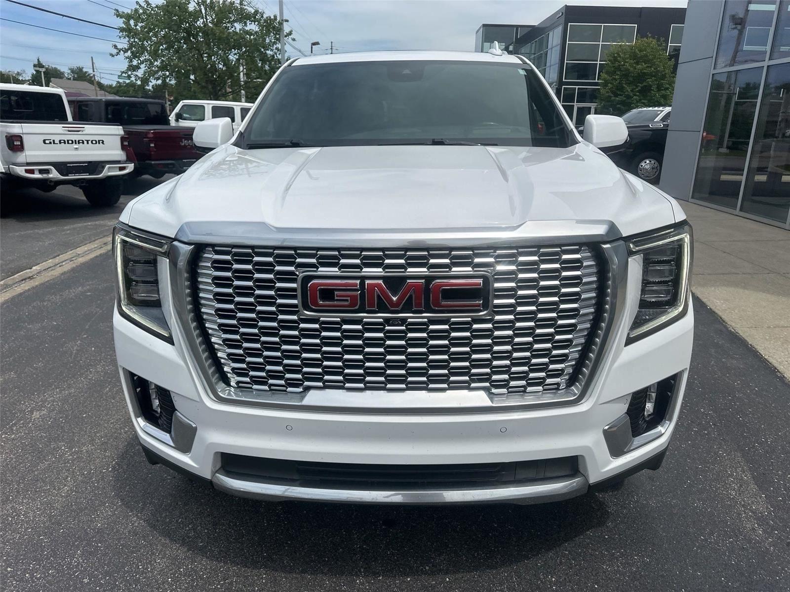 GMC Yukon XL Denali 4WD 2023