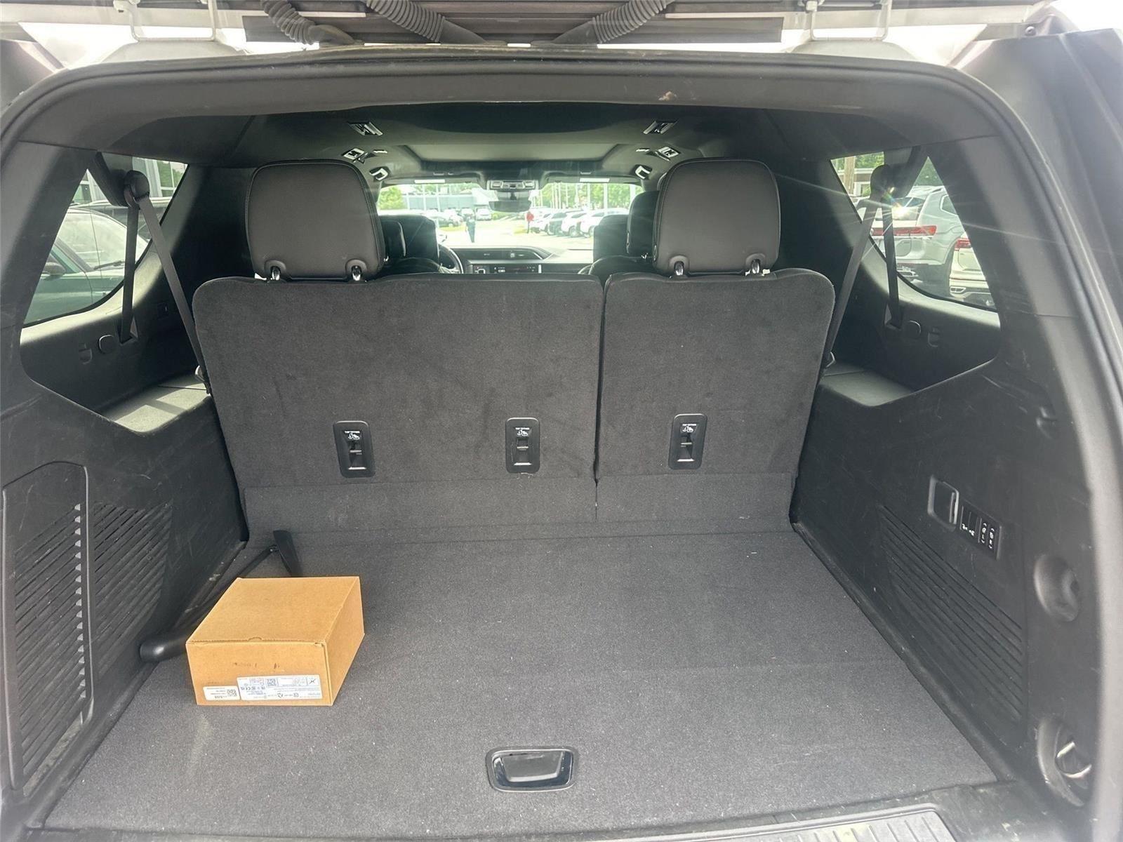 GMC Yukon XL Denali 4WD 2023