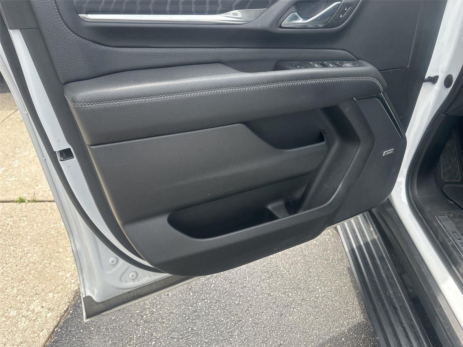 GMC Yukon XL Denali 4WD 2023