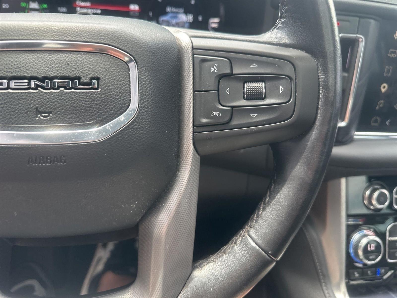 GMC Yukon XL Denali 4WD 2023