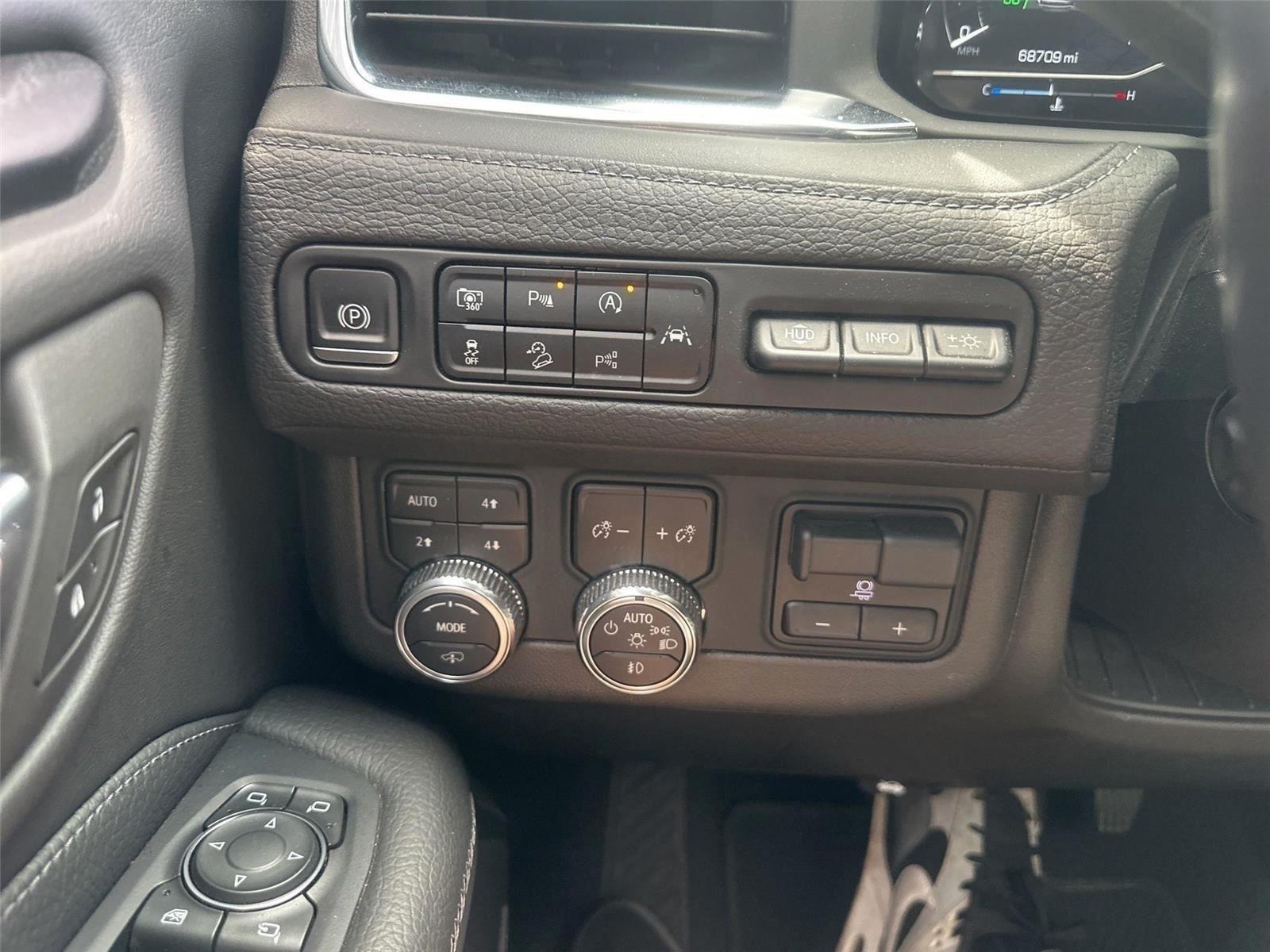 GMC Yukon XL Denali 4WD 2023