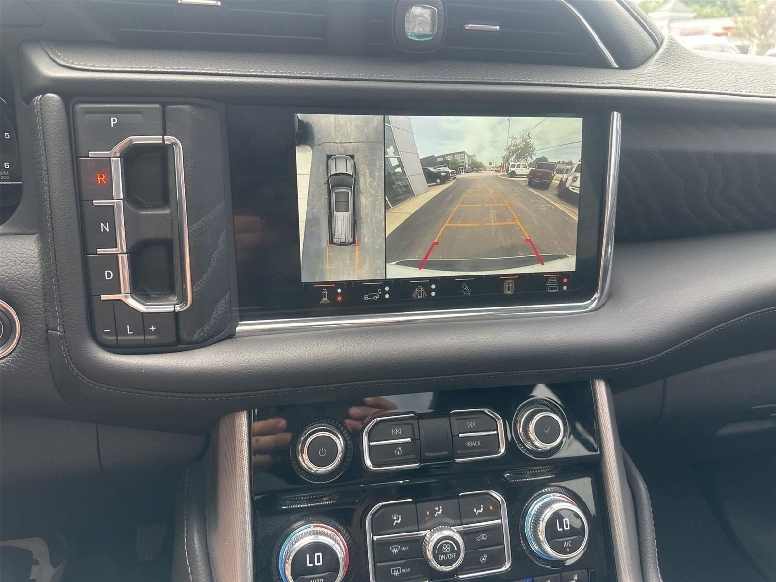 GMC Yukon XL Denali 4WD 2023