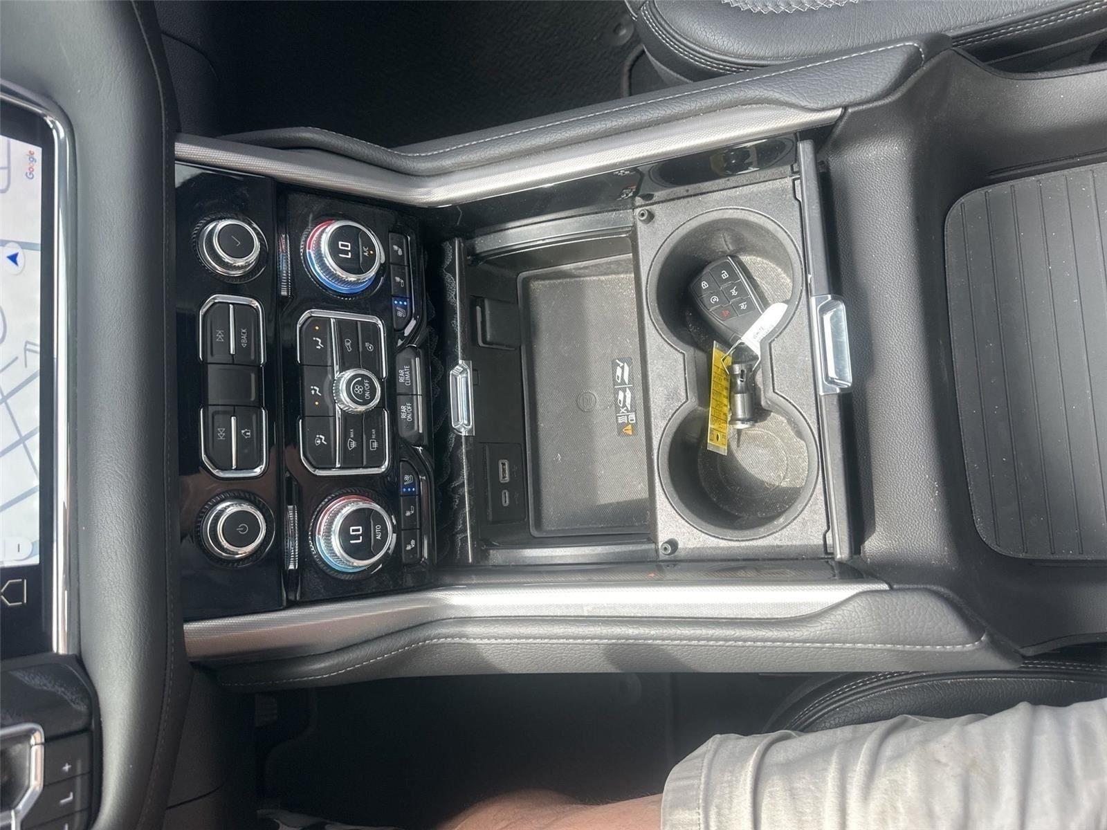 GMC Yukon XL Denali 4WD 2023