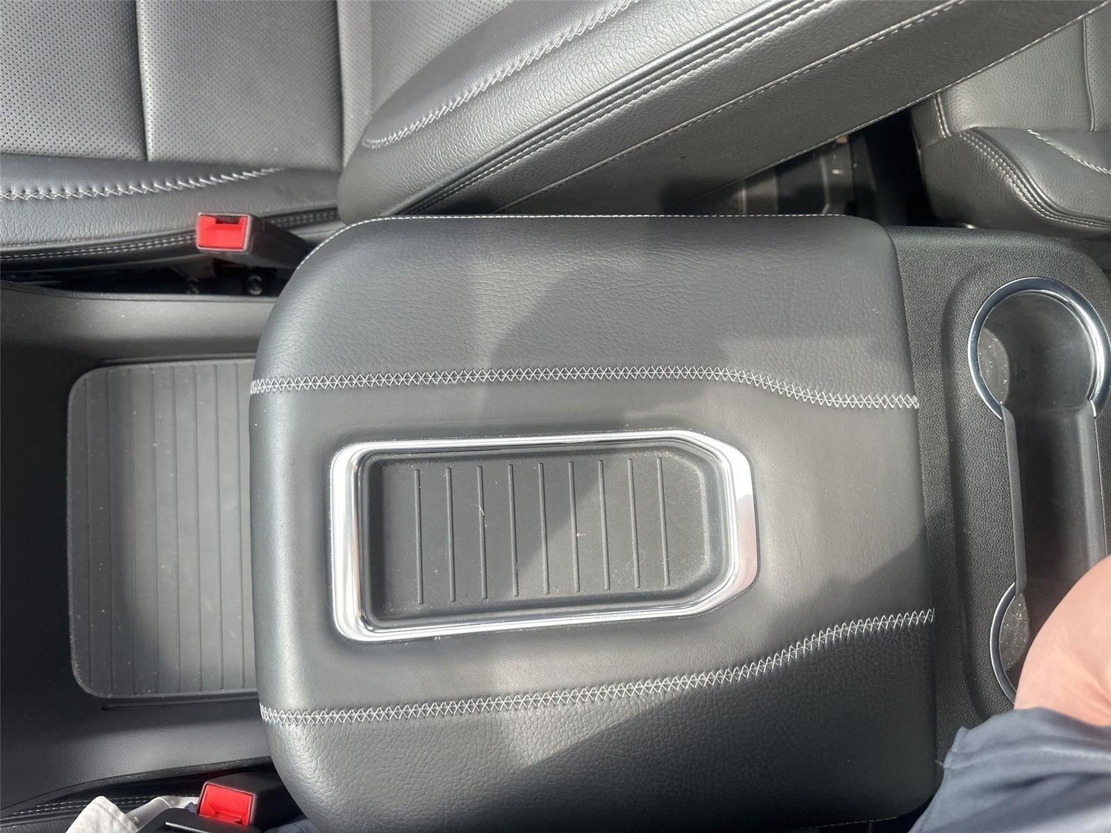 GMC Yukon XL Denali 4WD 2023