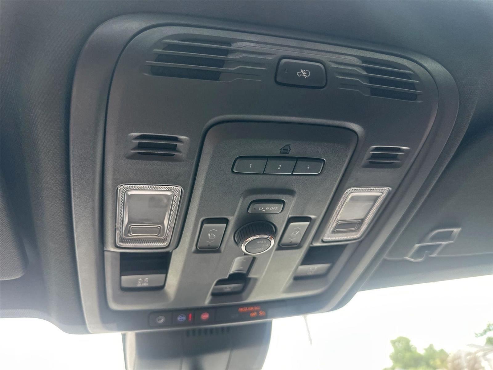 GMC Yukon XL Denali 4WD 2023