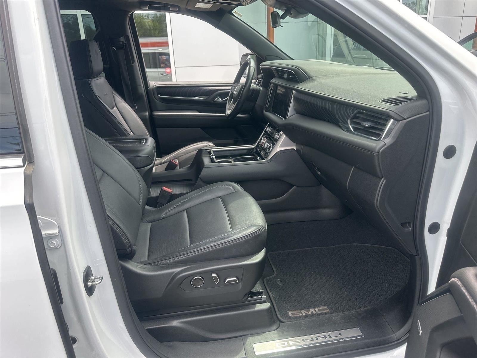GMC Yukon XL Denali 4WD 2023