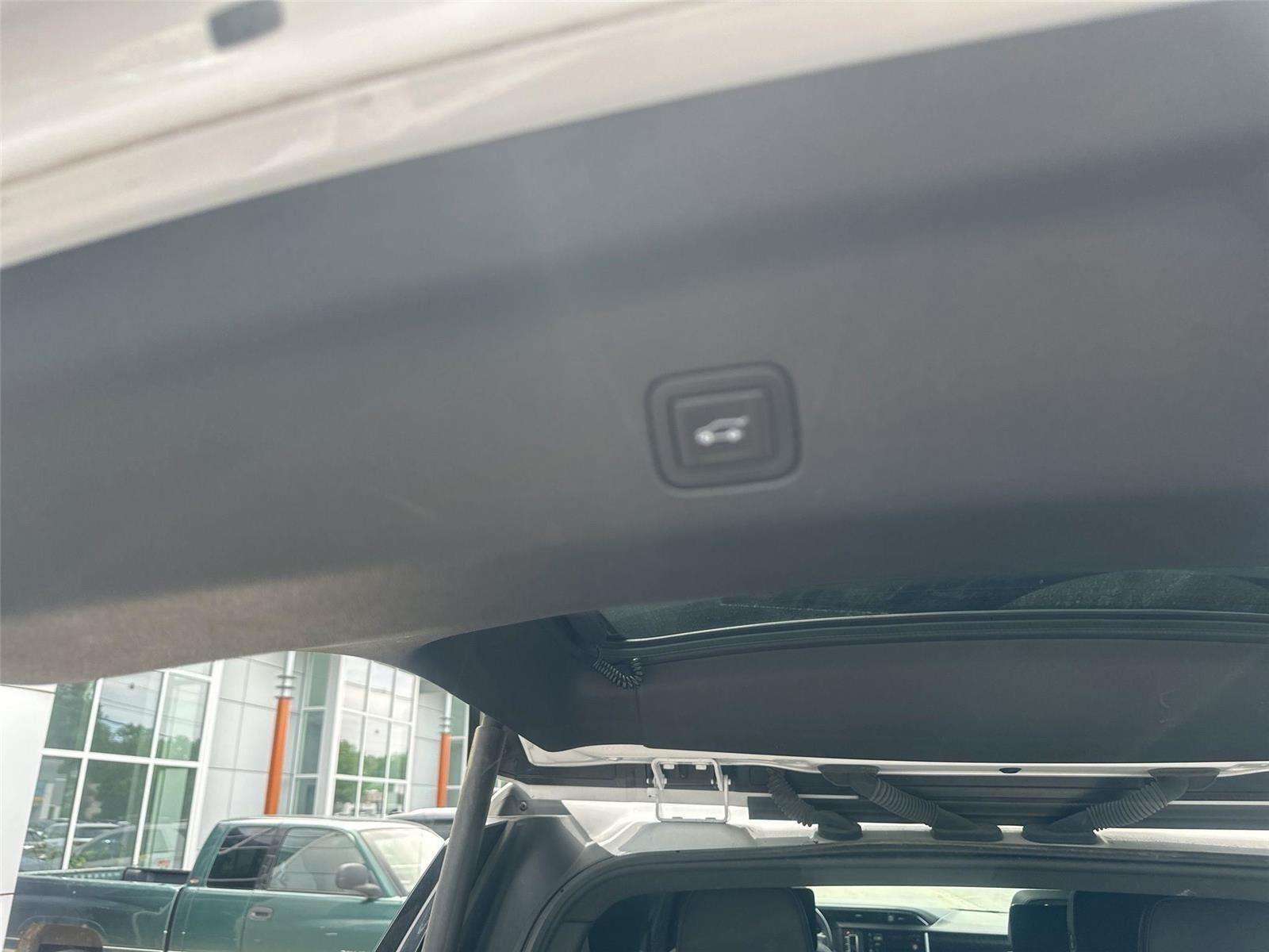 GMC Yukon XL Denali 4WD 2023