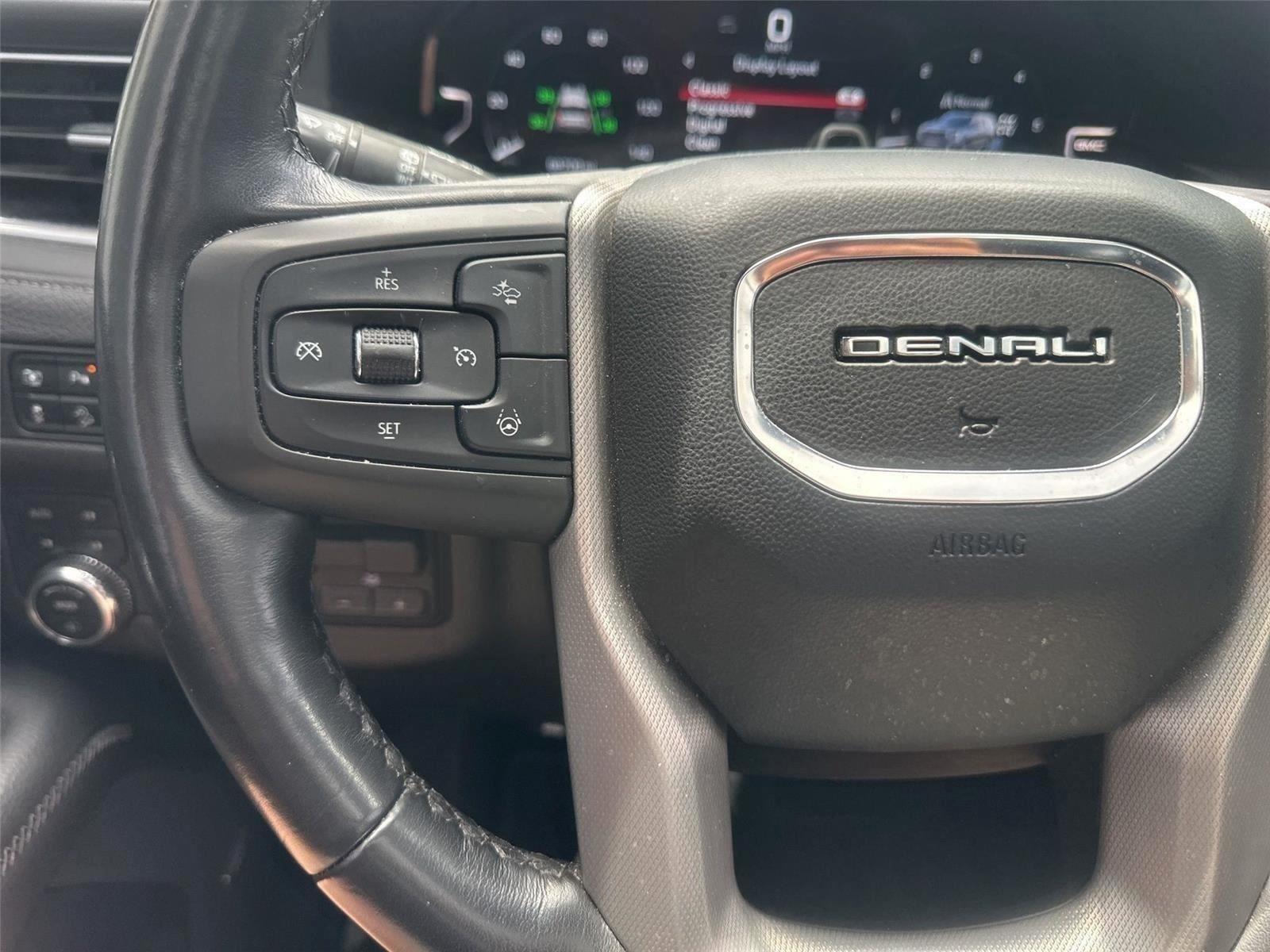 GMC Yukon XL Denali 4WD 2023