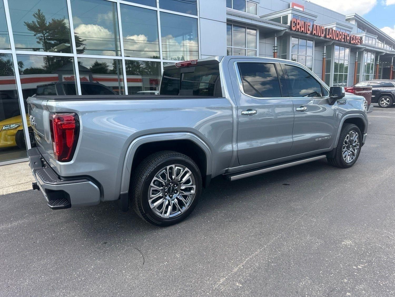 GMC Sierra 1500 Denali Ultimate Crew Cab 4WD 2025