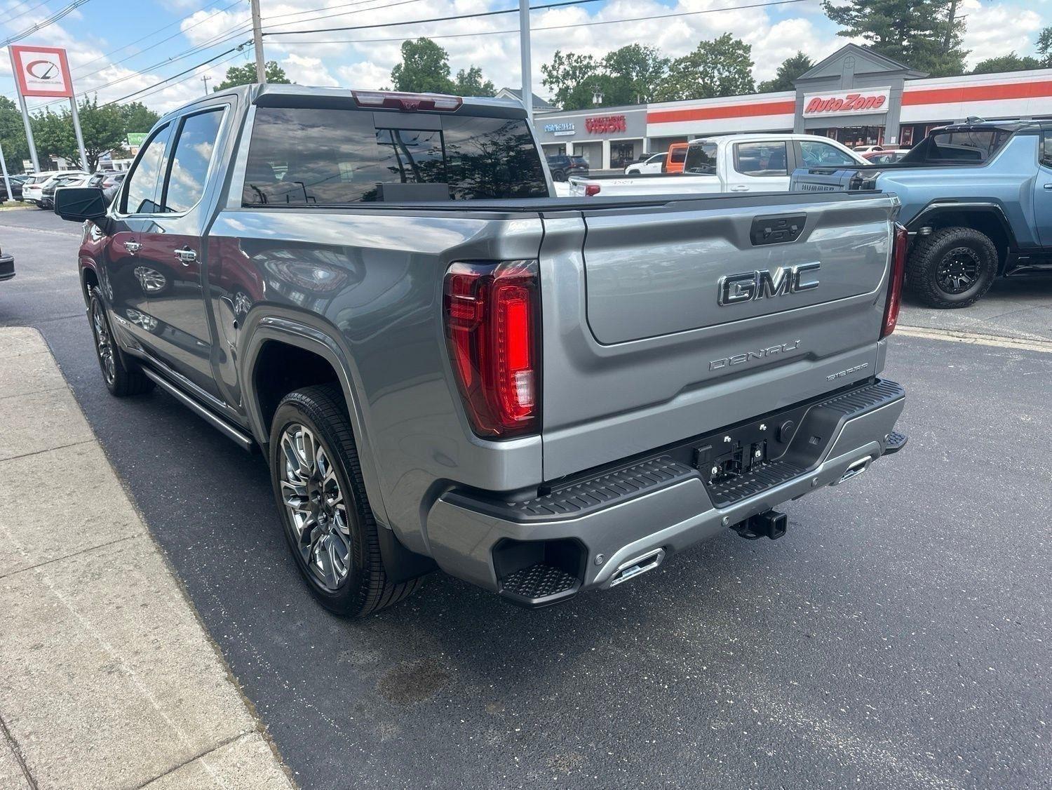 GMC Sierra 1500 Denali Ultimate Crew Cab 4WD 2025