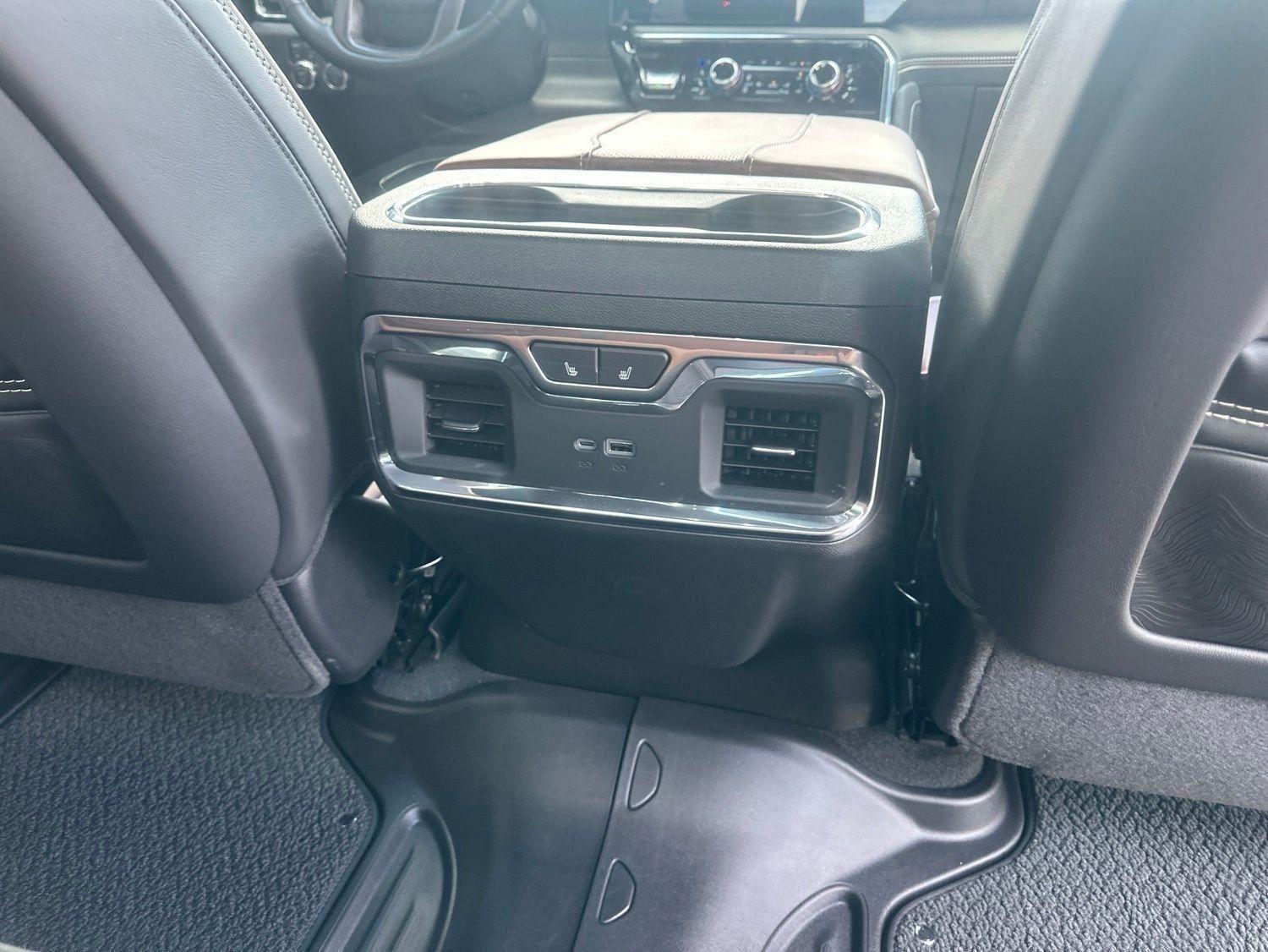 GMC Sierra 1500 Denali Ultimate Crew Cab 4WD 2025