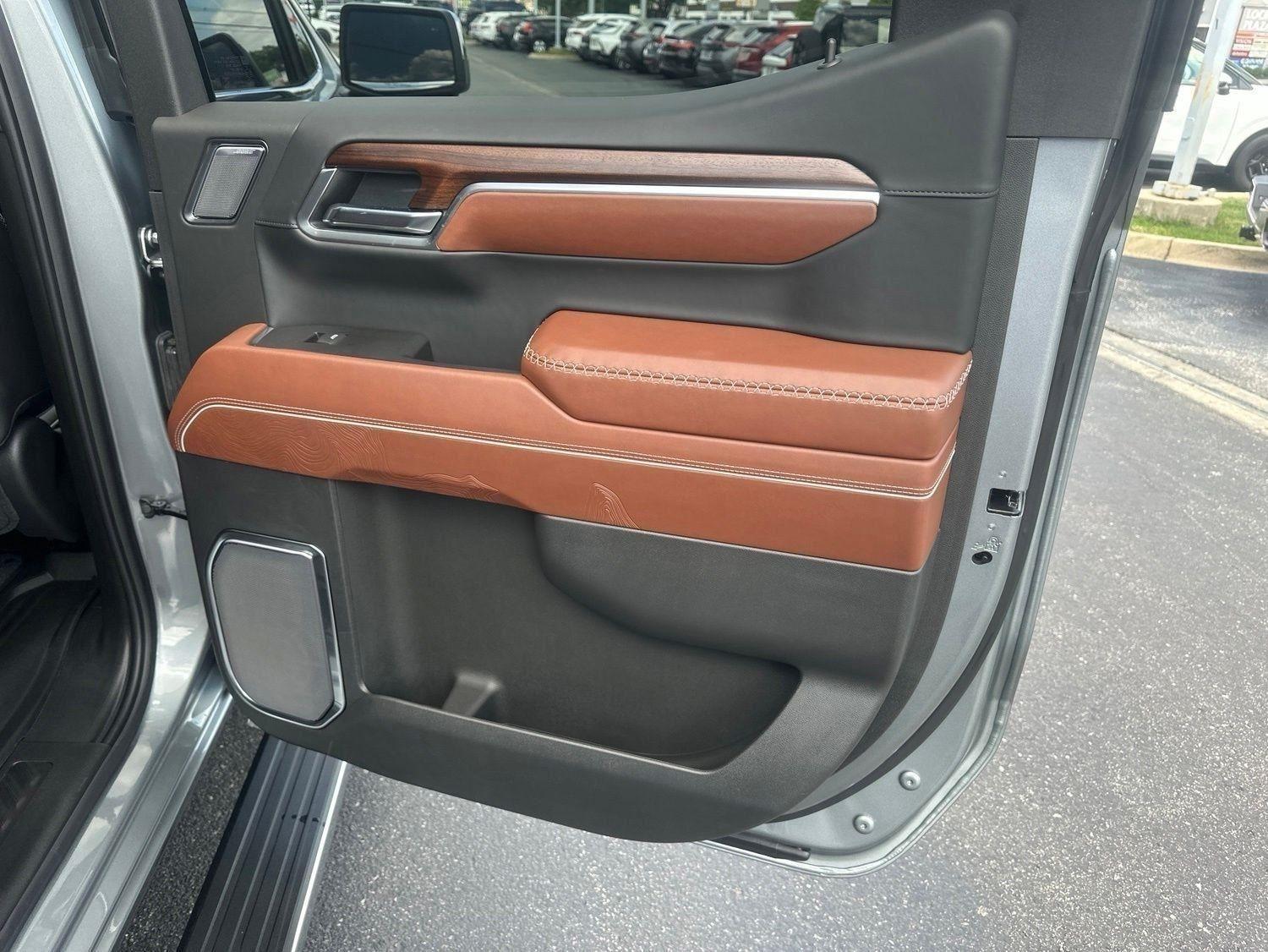 GMC Sierra 1500 Denali Ultimate Crew Cab 4WD 2025