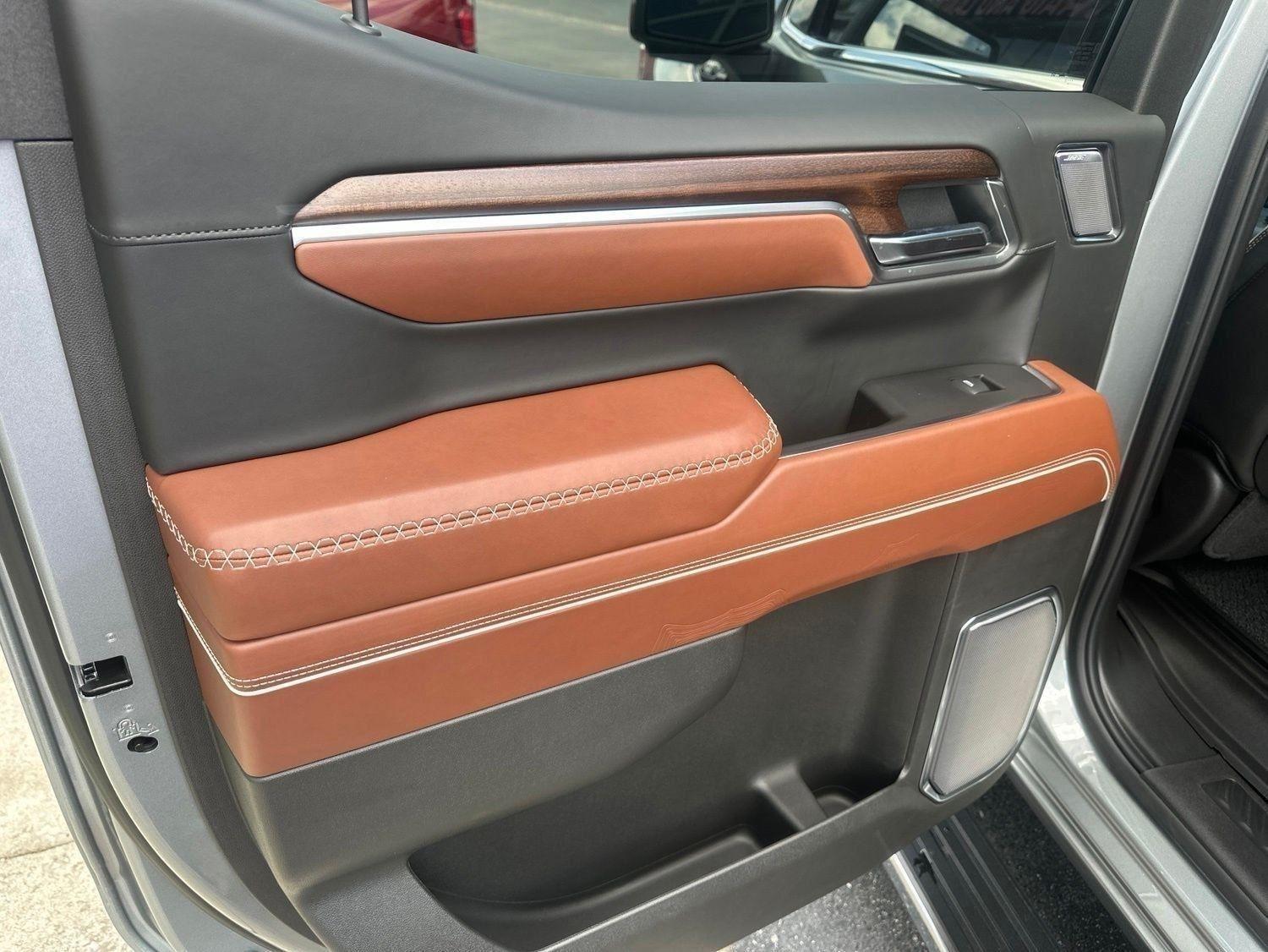 GMC Sierra 1500 Denali Ultimate Crew Cab 4WD 2025