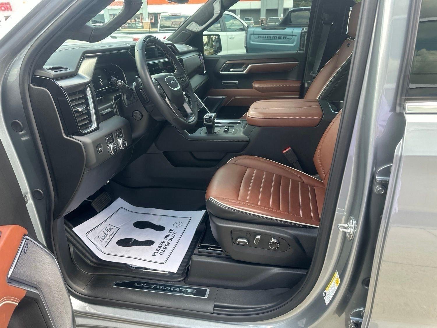 GMC Sierra 1500 Denali Ultimate Crew Cab 4WD 2025