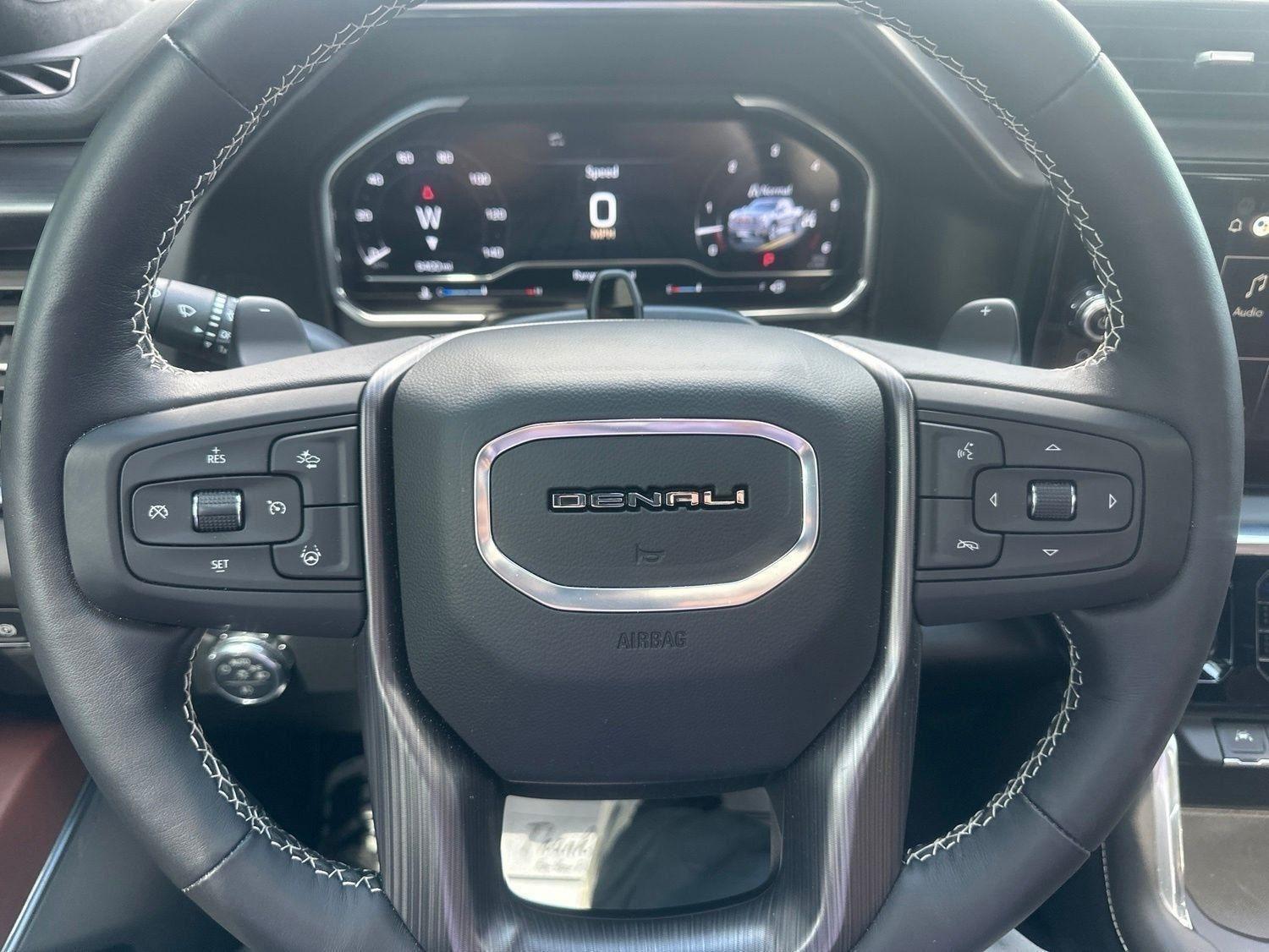 GMC Sierra 1500 Denali Ultimate Crew Cab 4WD 2025