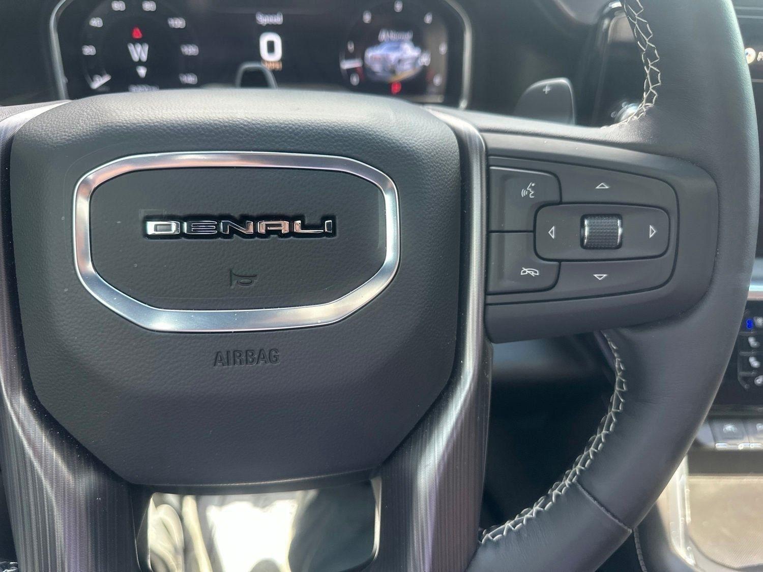 GMC Sierra 1500 Denali Ultimate Crew Cab 4WD 2025