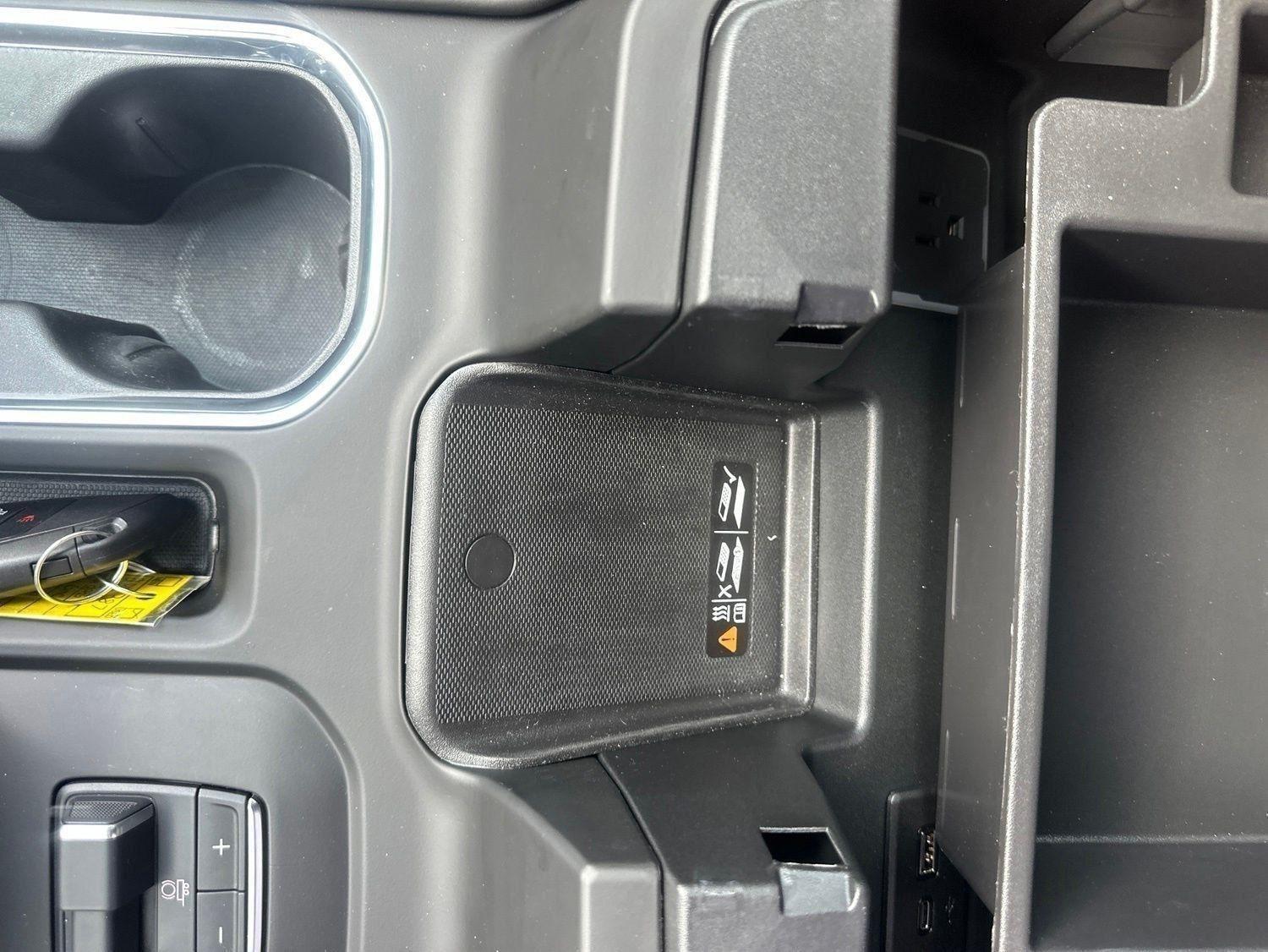 GMC Sierra 1500 Denali Ultimate Crew Cab 4WD 2025