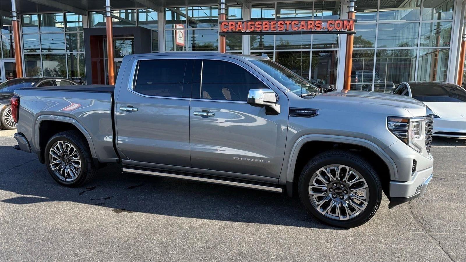 GMC Sierra 1500 Denali Ultimate Crew Cab 4WD 2025