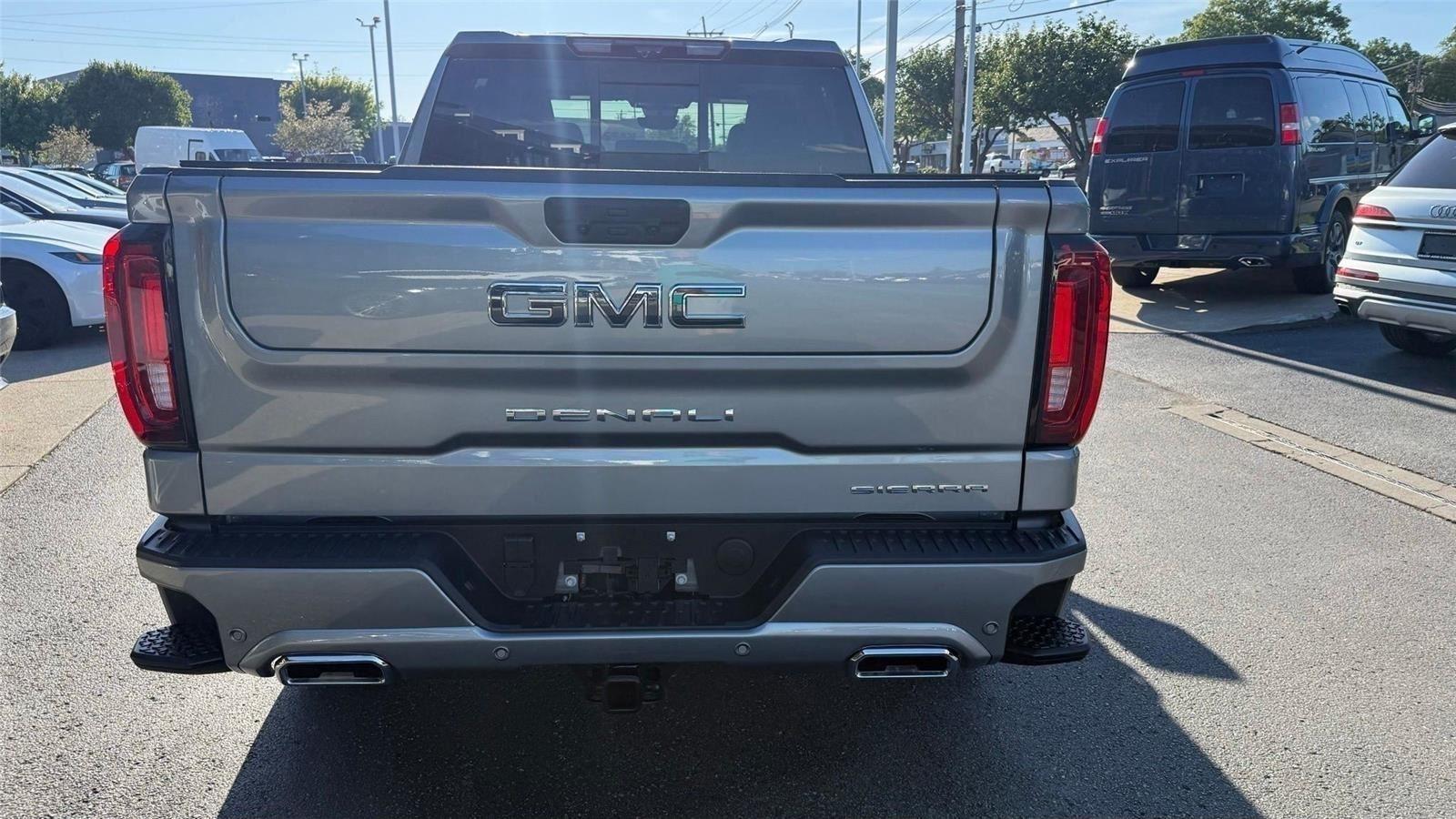 GMC Sierra 1500 Denali Ultimate Crew Cab 4WD 2025
