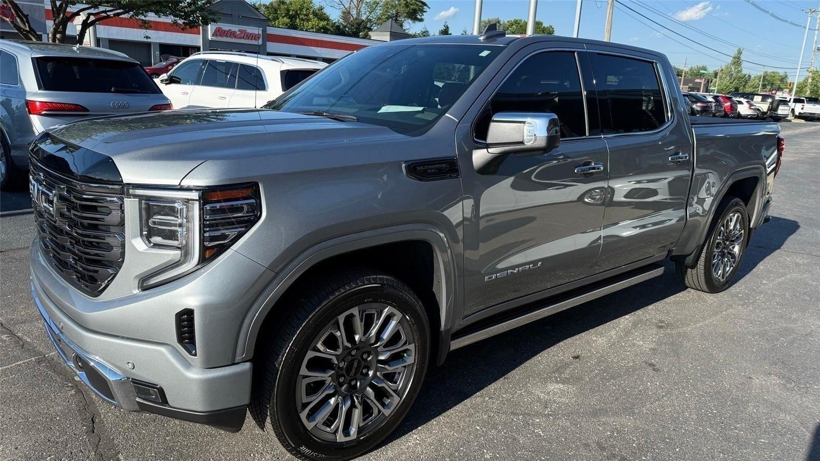 GMC Sierra 1500 Denali Ultimate Crew Cab 4WD 2025
