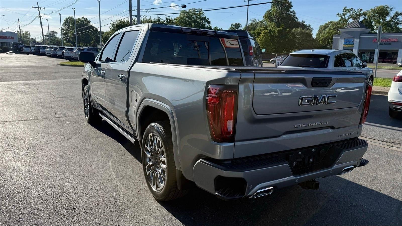 GMC Sierra 1500 Denali Ultimate Crew Cab 4WD 2025