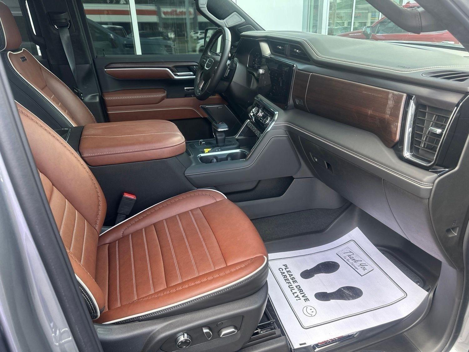 GMC Sierra 1500 Denali Ultimate Crew Cab 4WD 2025