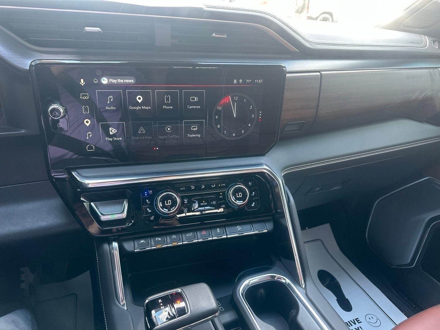 GMC Sierra 1500 Denali Ultimate Crew Cab 4WD 2025