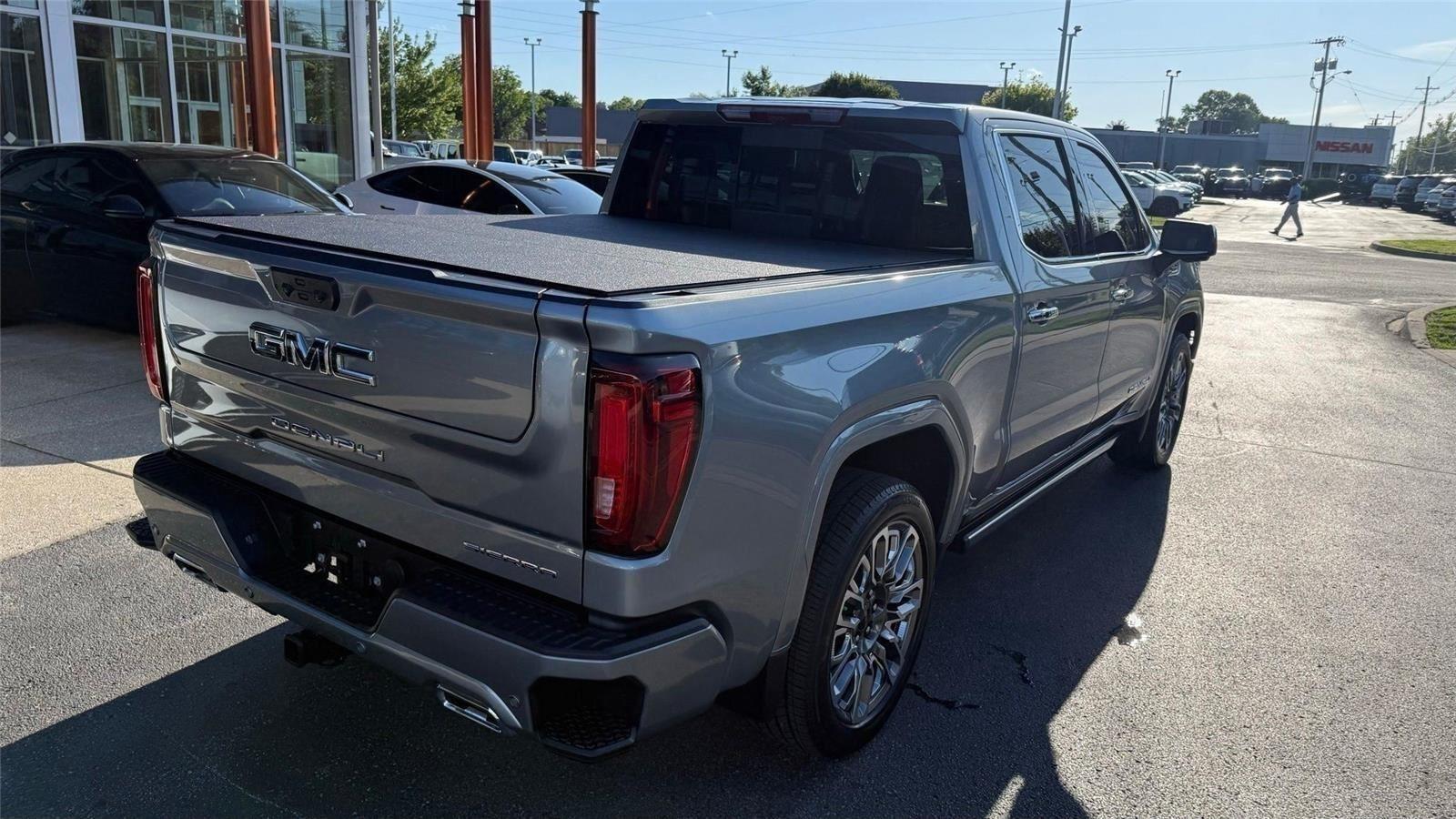 GMC Sierra 1500 Denali Ultimate Crew Cab 4WD 2025