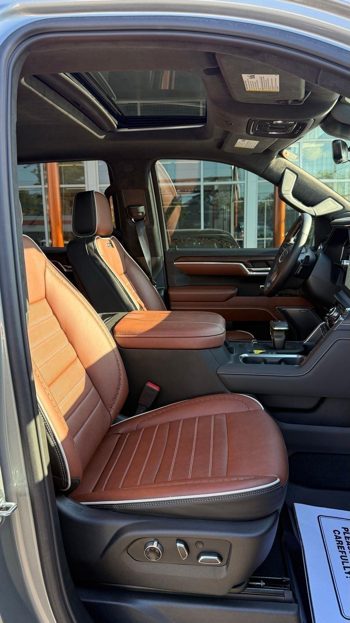 GMC Sierra 1500 Denali Ultimate Crew Cab 4WD 2025