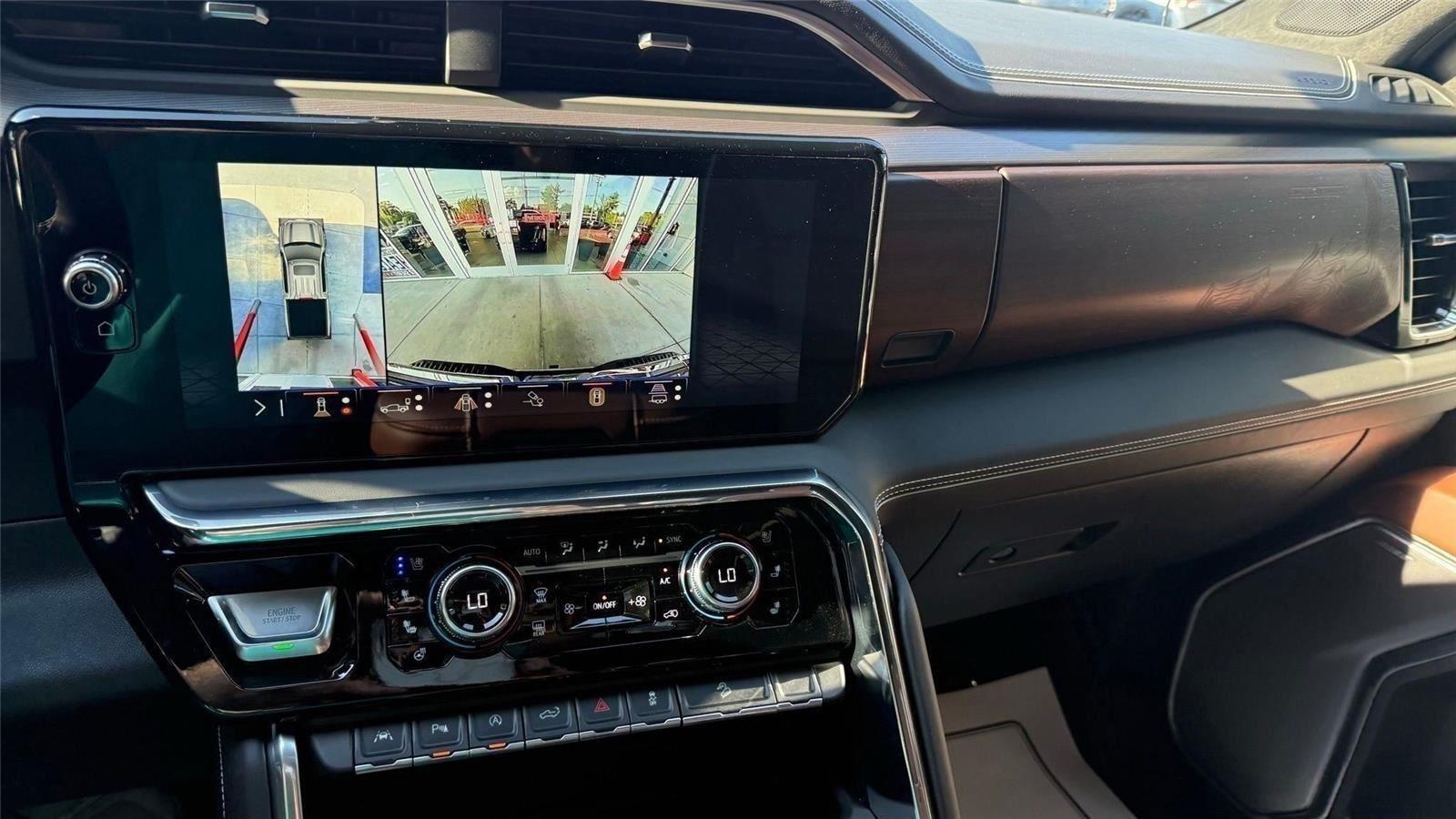 GMC Sierra 1500 Denali Ultimate Crew Cab 4WD 2025