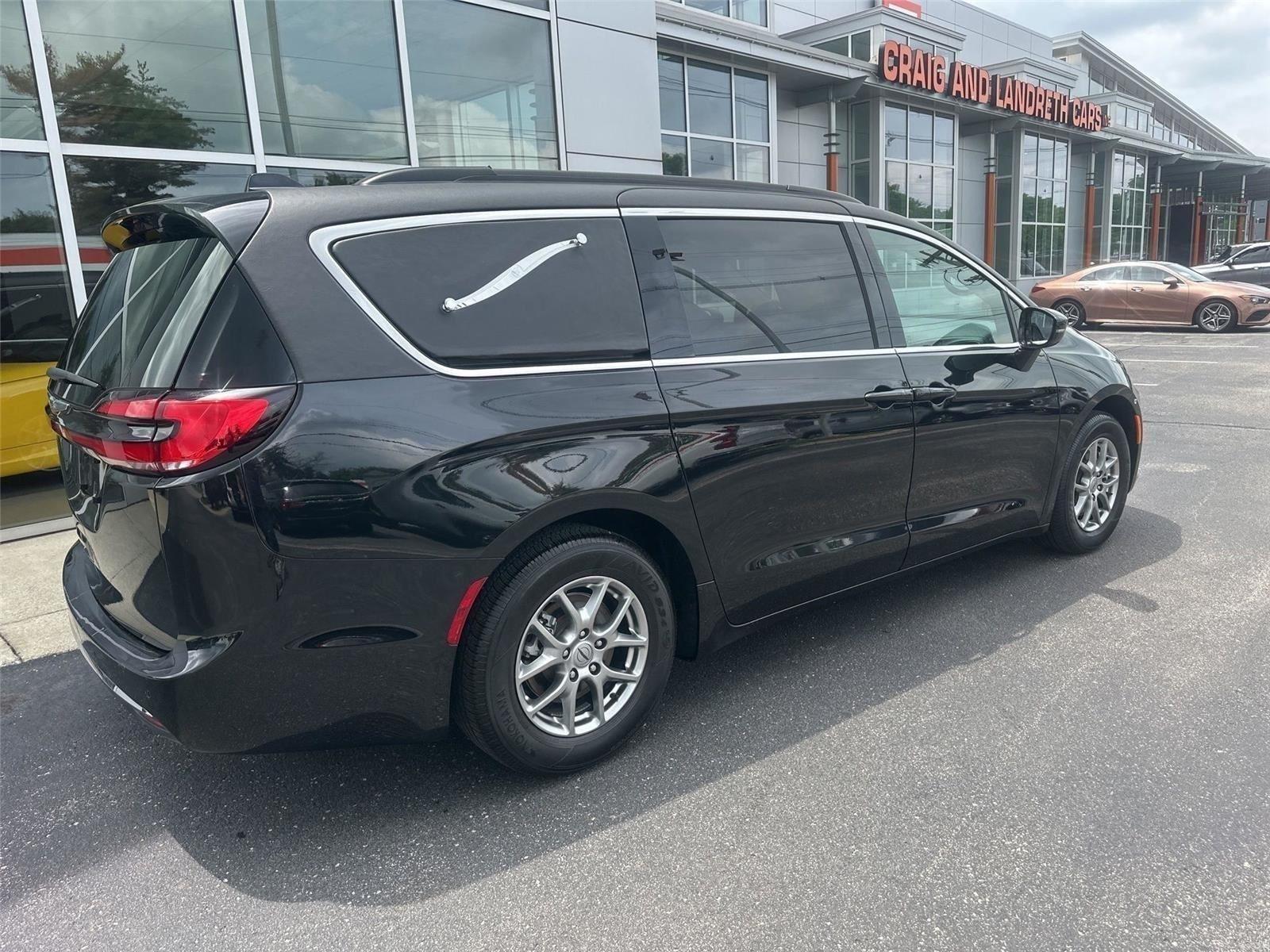 Chrysler Pacifica Touring 2022