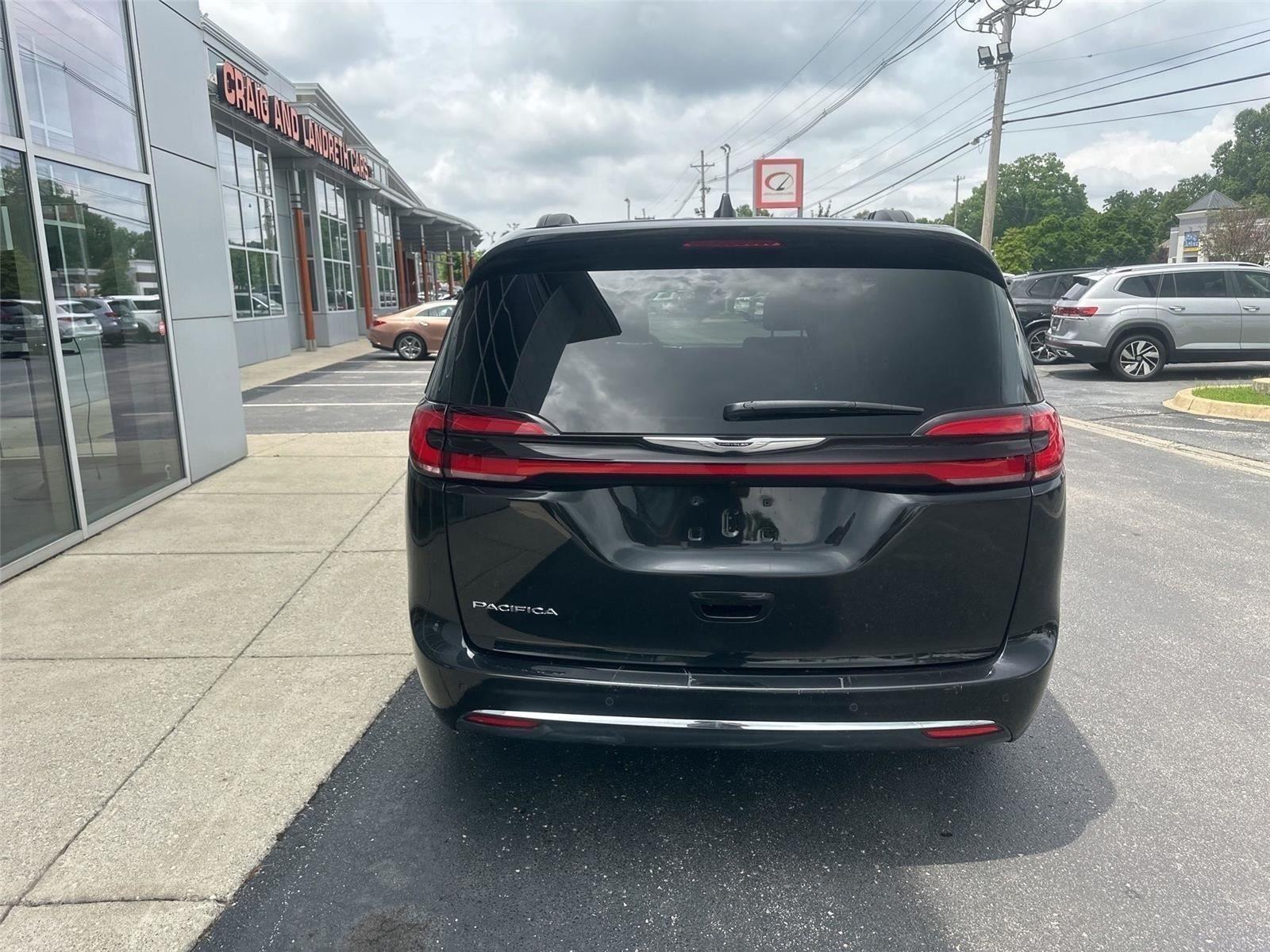 Chrysler Pacifica Touring 2022