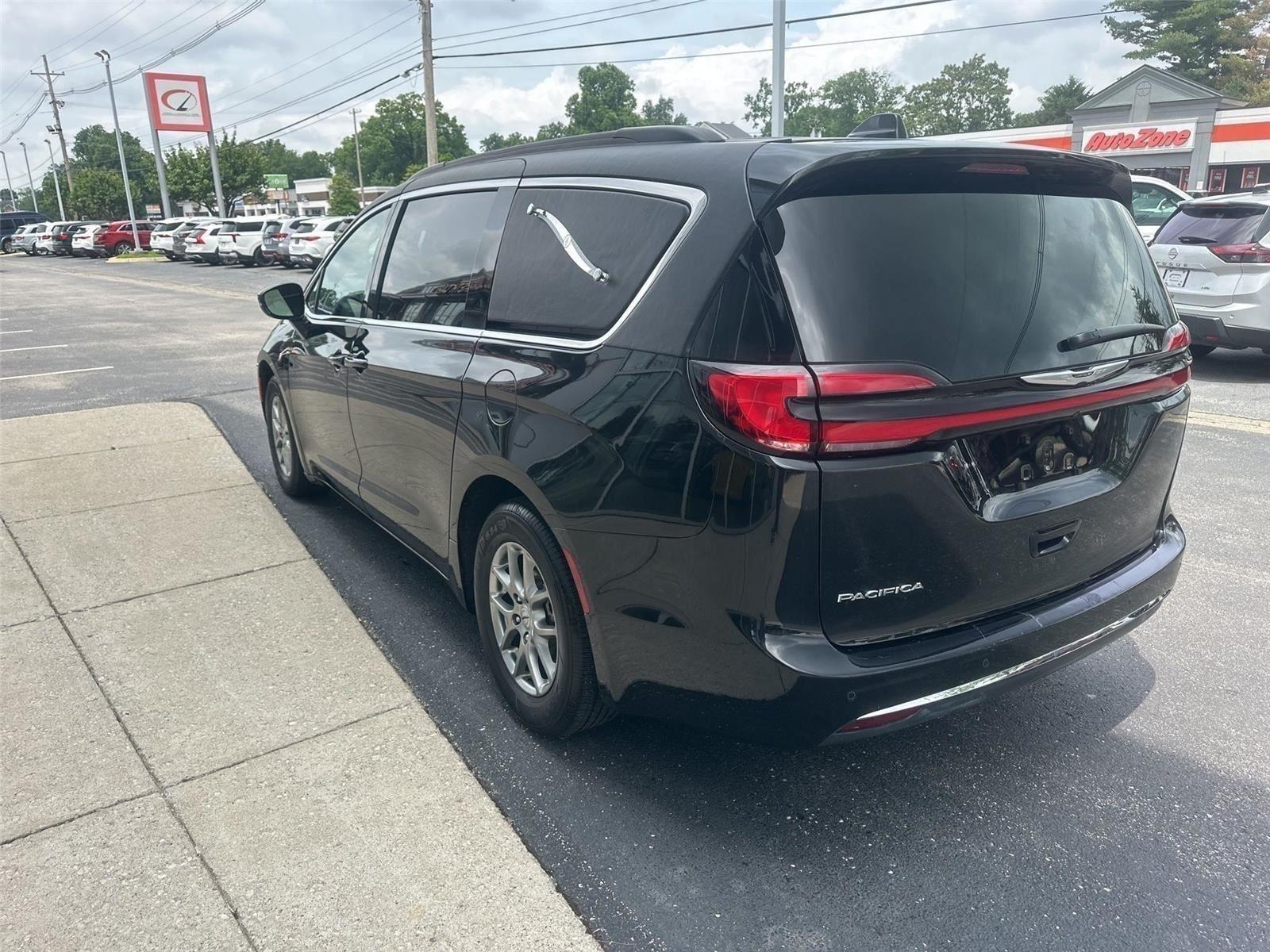 Chrysler Pacifica Touring 2022