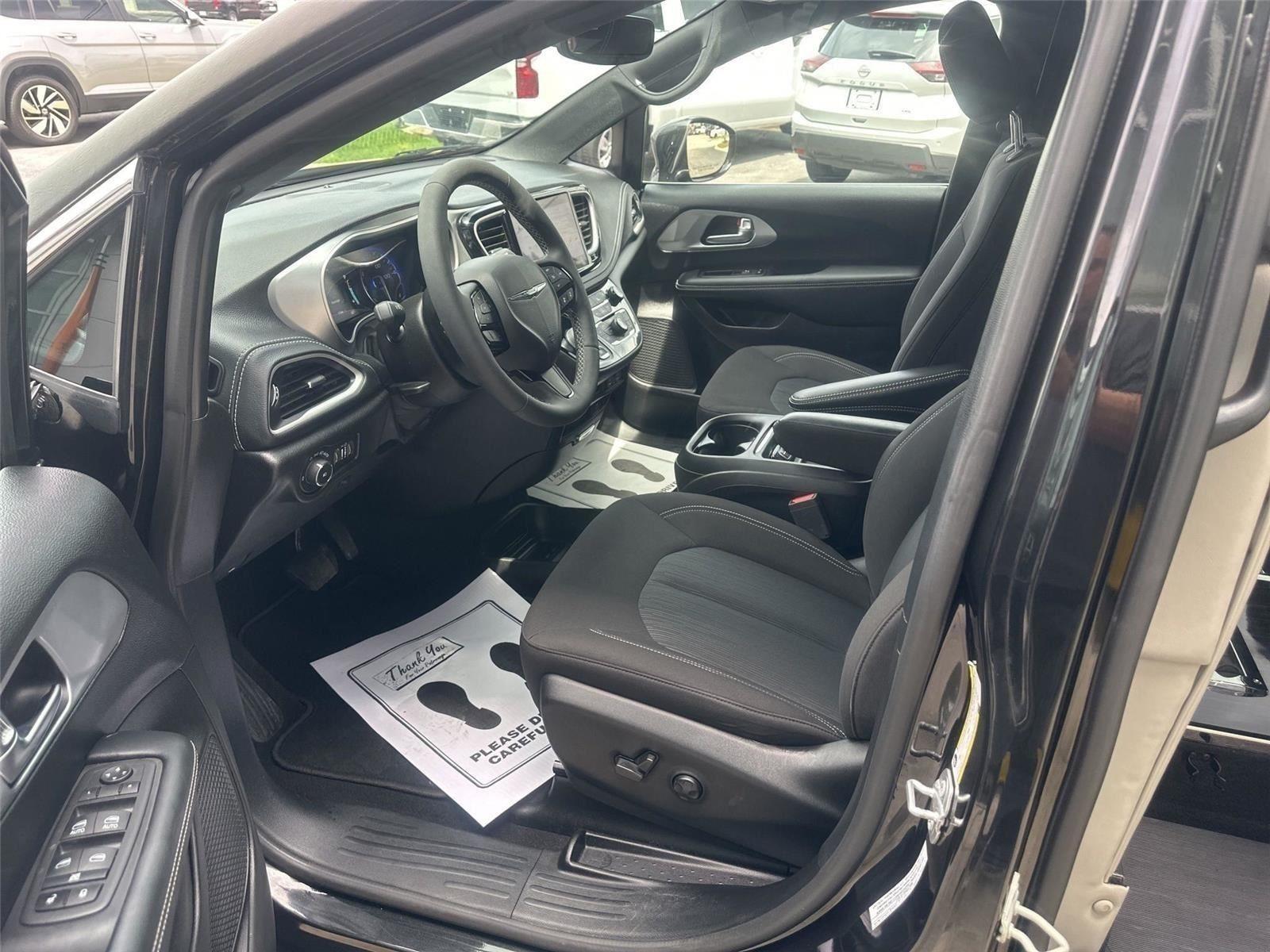Chrysler Pacifica Touring 2022
