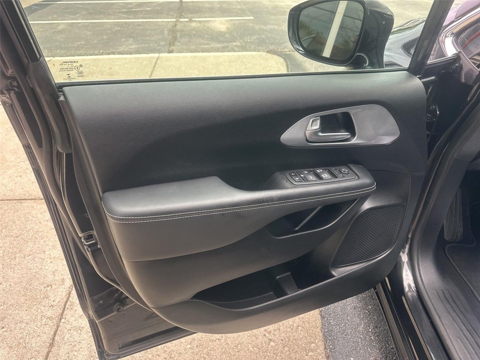 Chrysler Pacifica Touring 2022